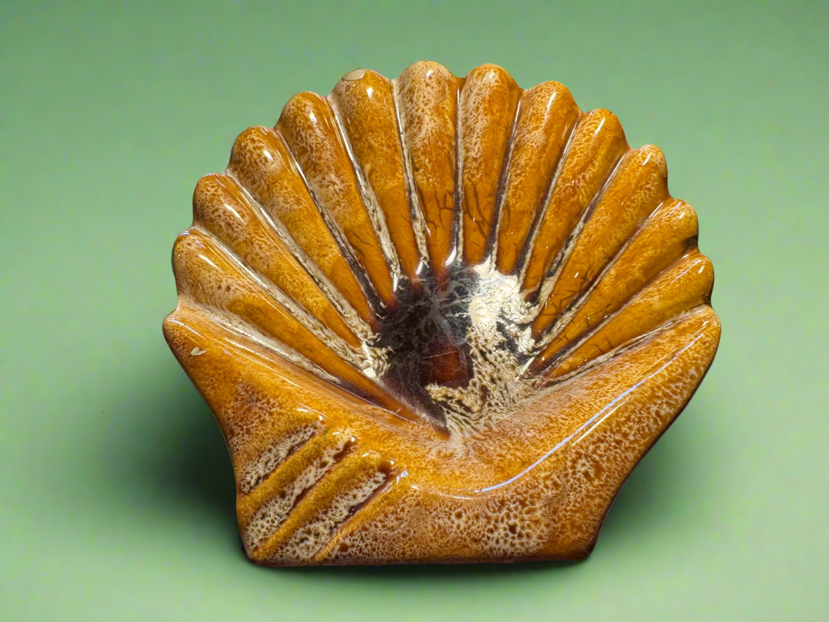 Wade California Clam Shell Ashtray
