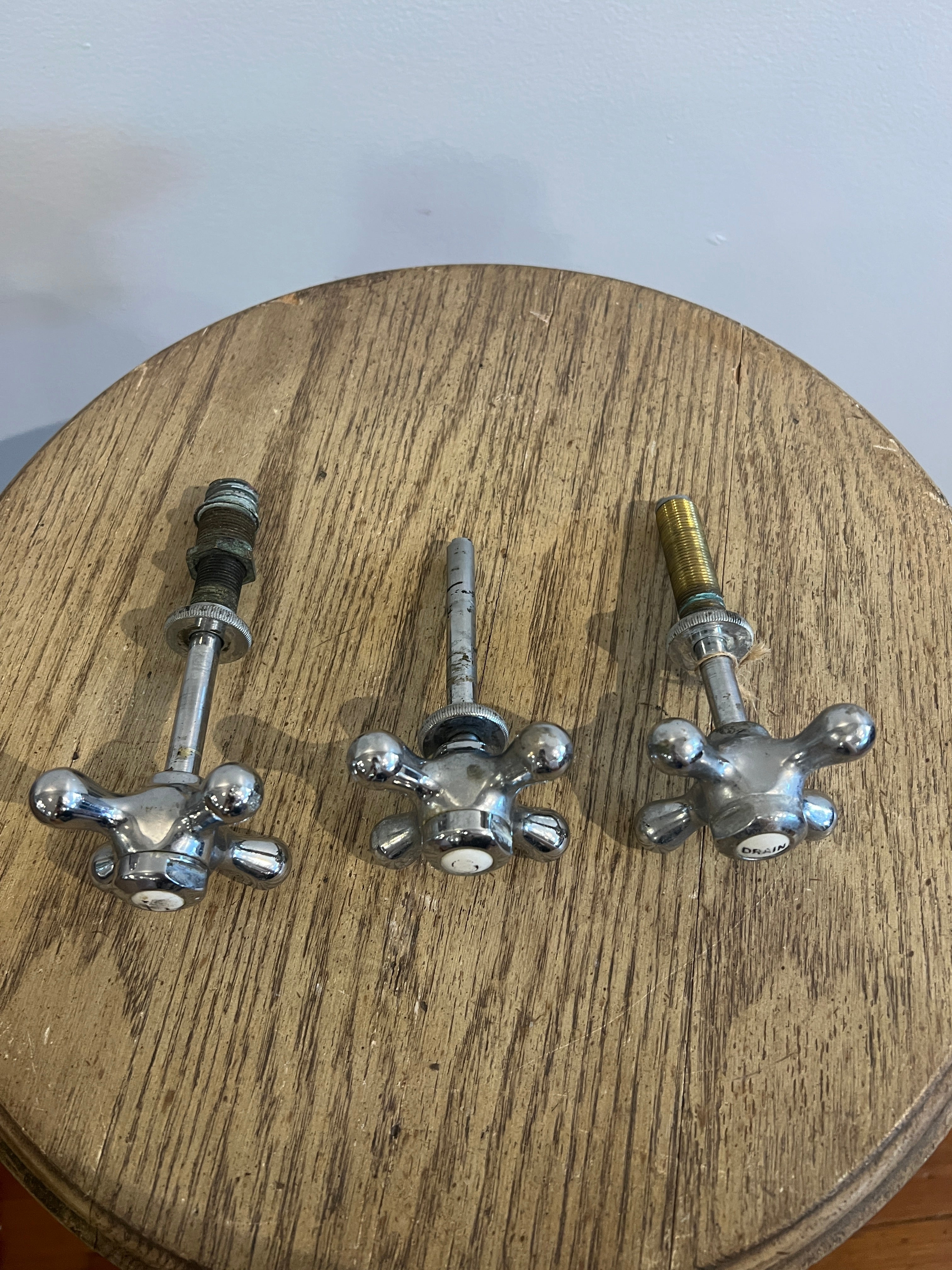 Porcelain Tub Knobs/Set of 3