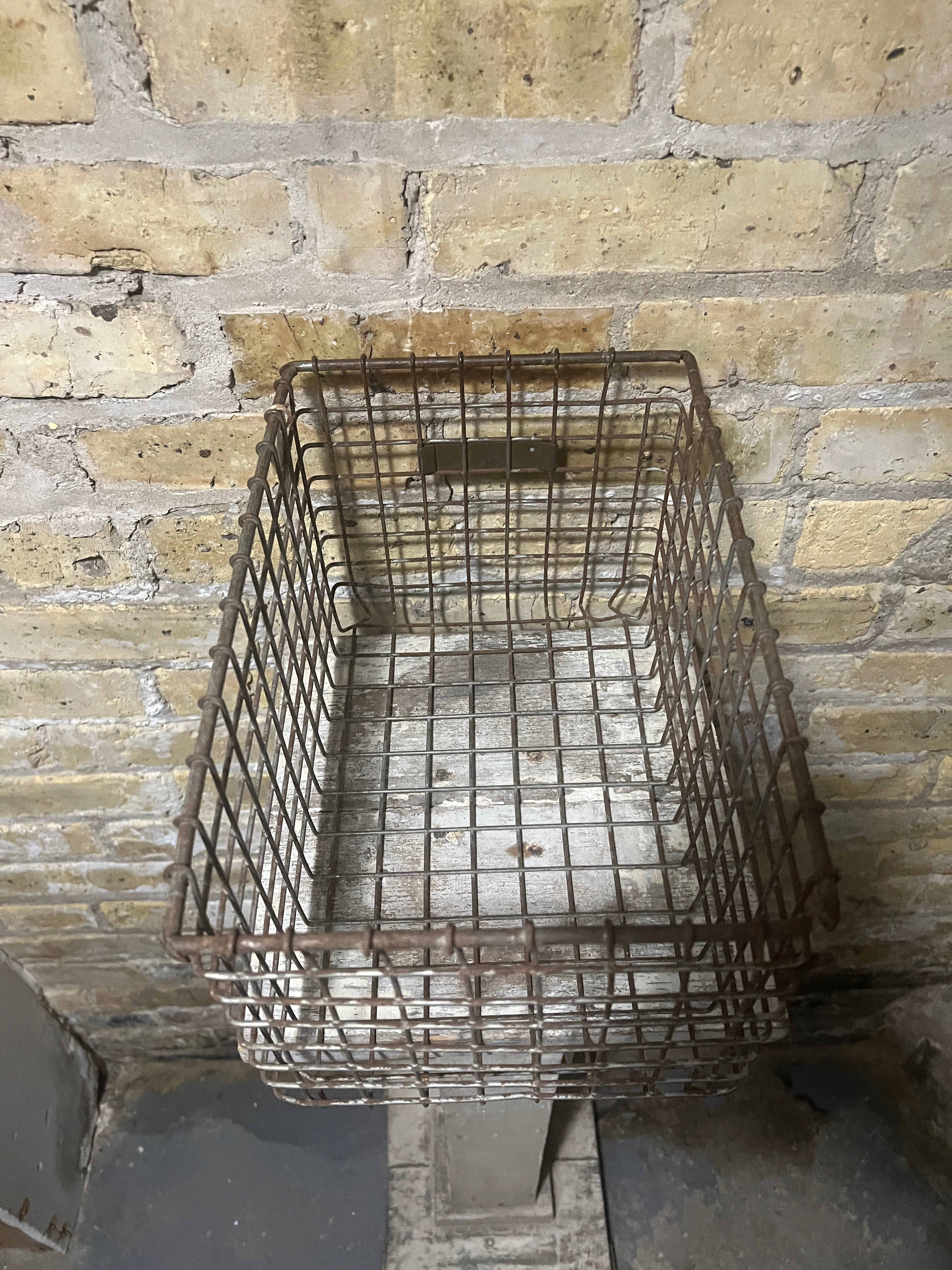 Locker Basket - Wire