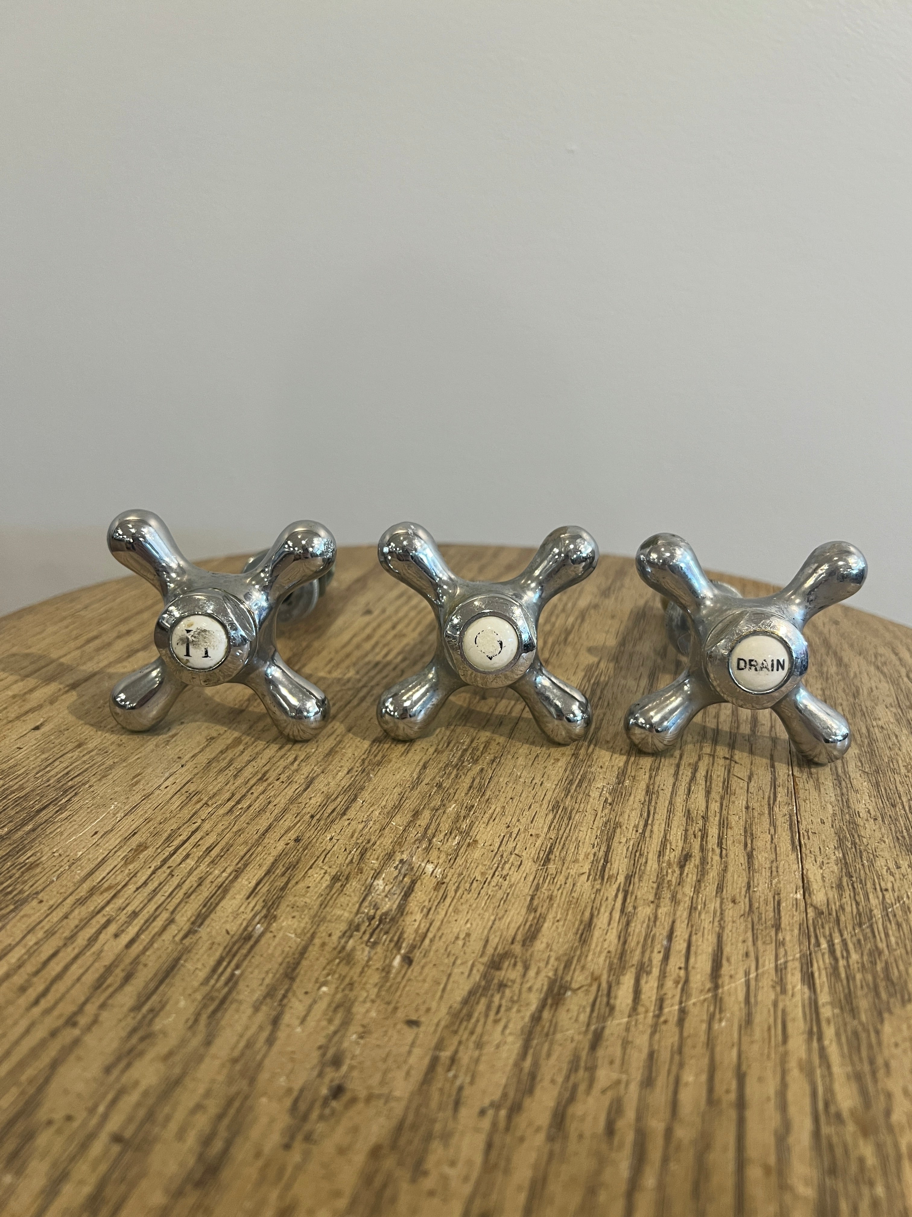 Porcelain Tub Knobs/Set of 3