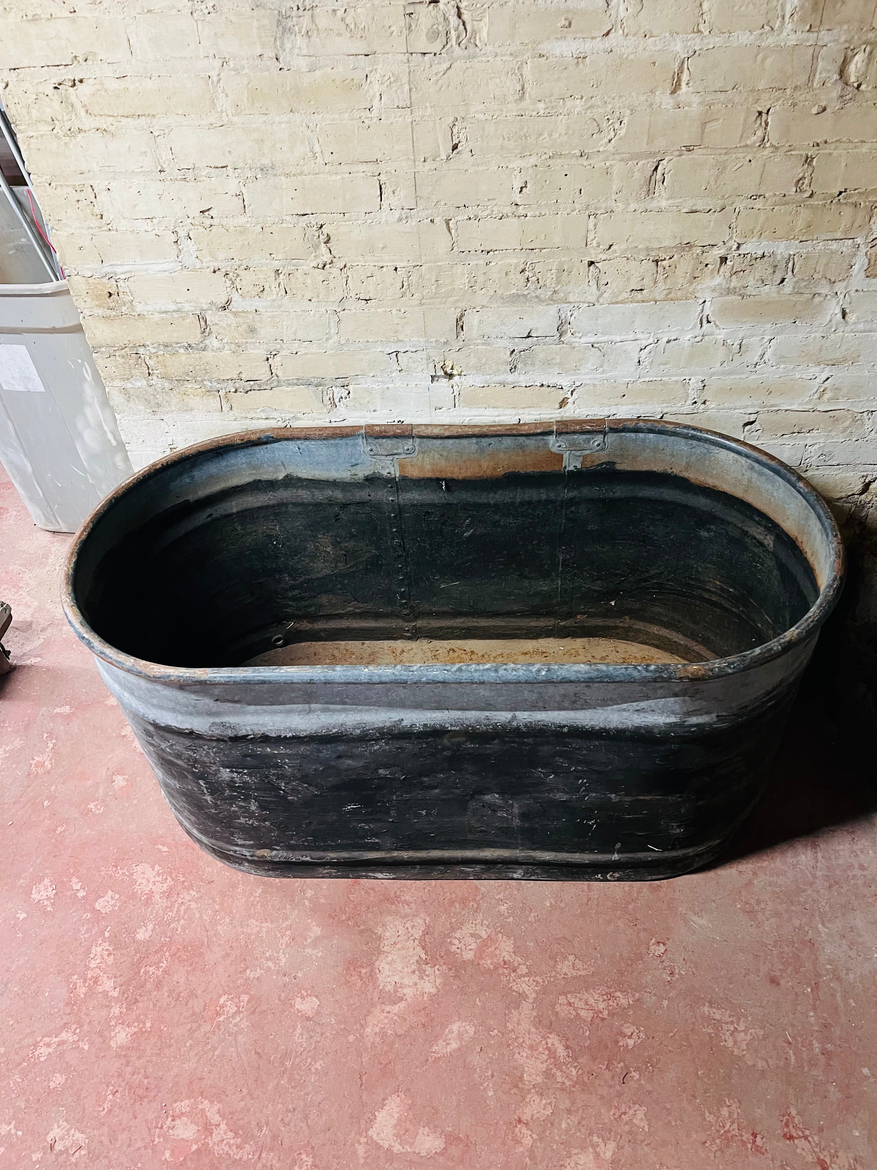 Vintage Antique Farmhouse Wash Tub