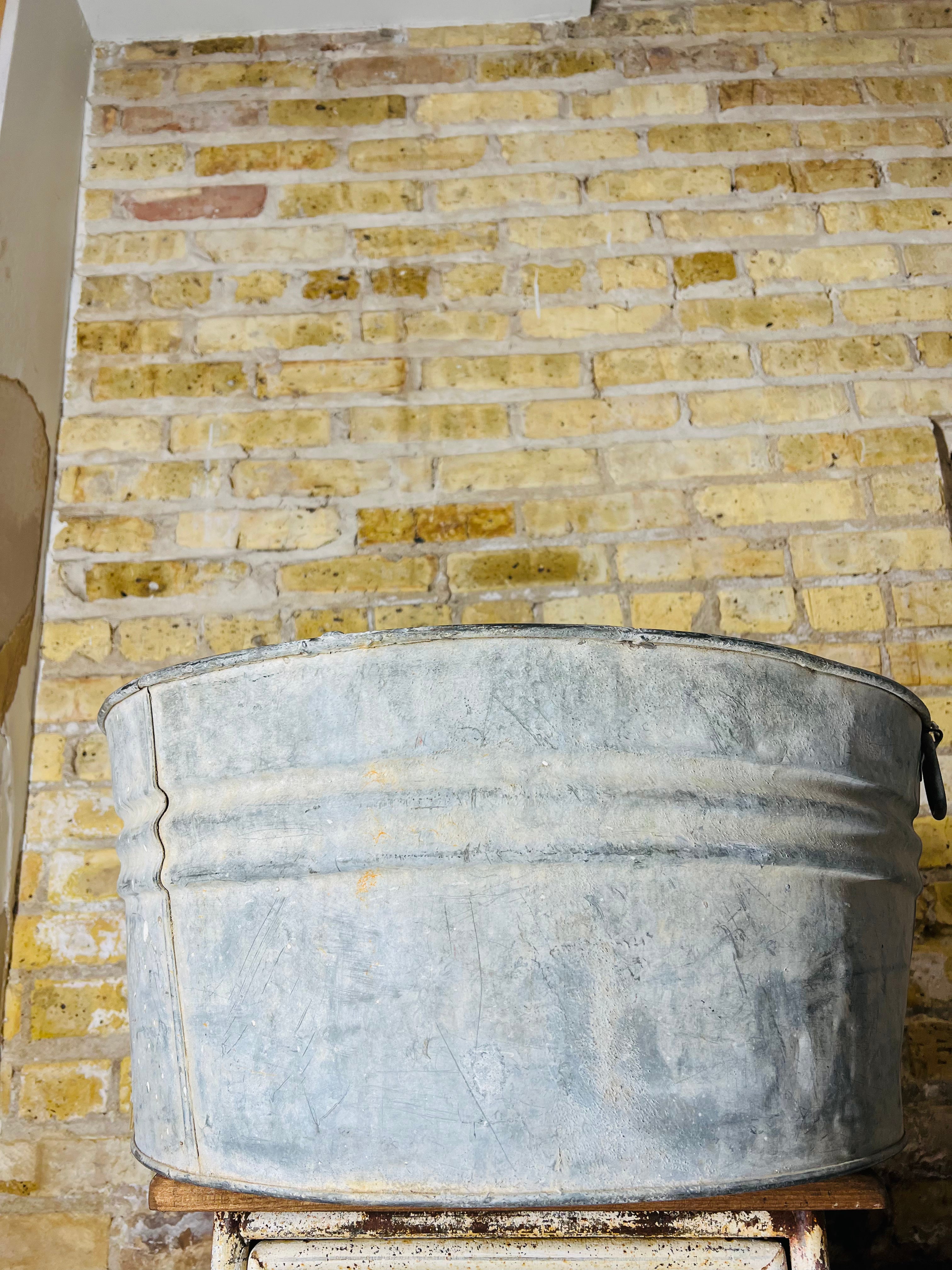 Vintage Galvanized Metal Wash Tub
