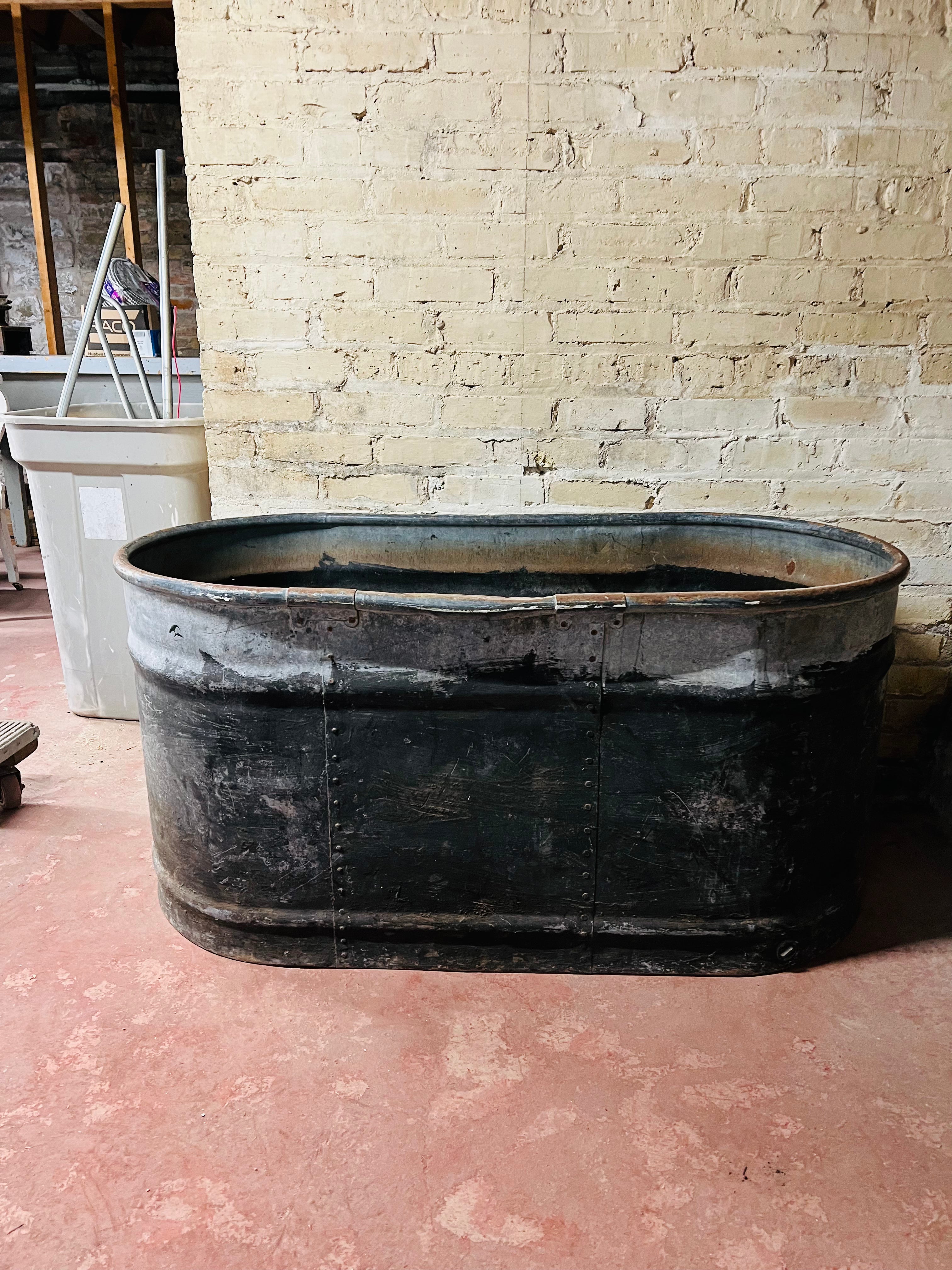 Vintage Antique Farmhouse Wash Tub