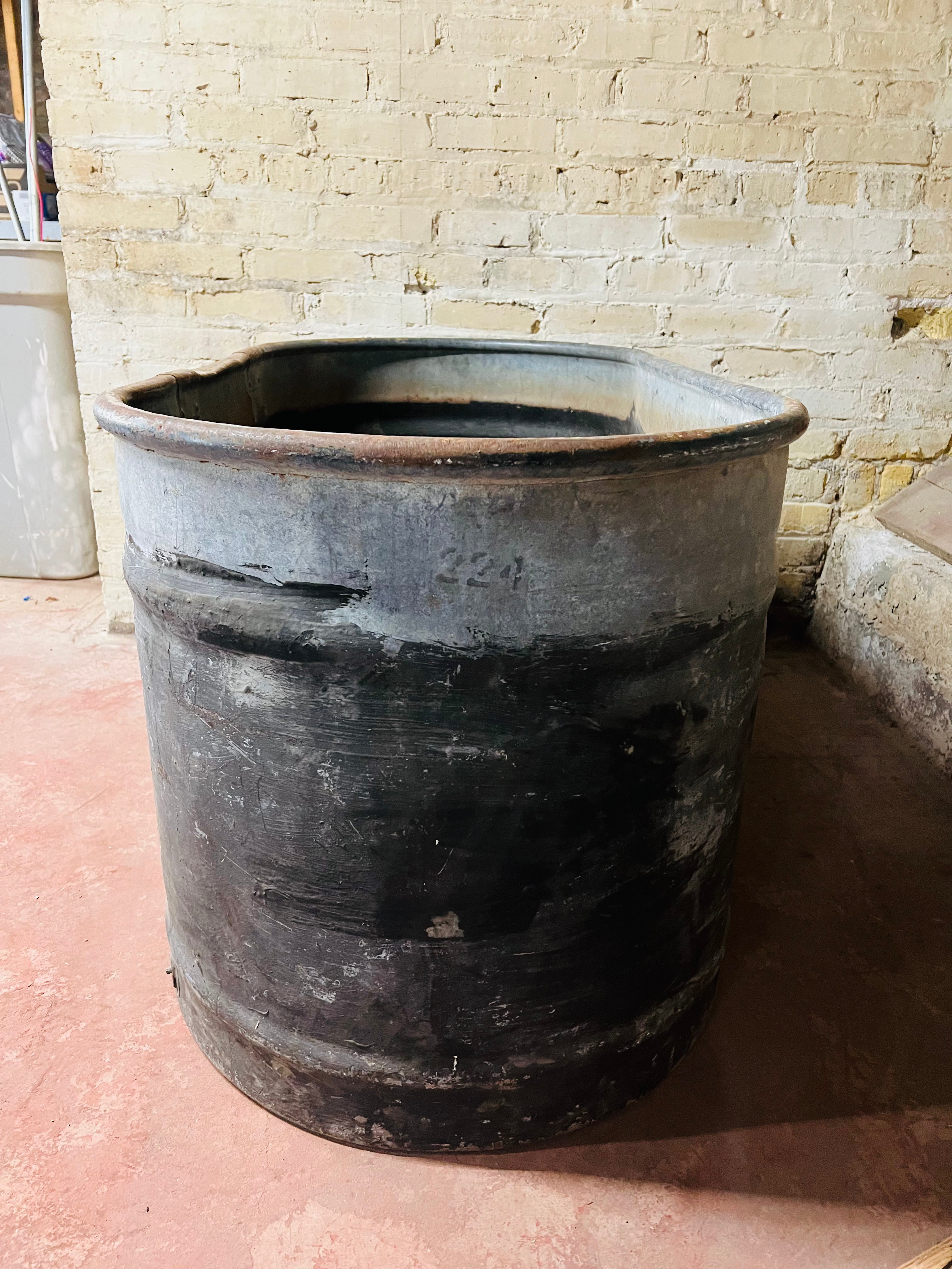 Vintage Antique Farmhouse Wash Tub