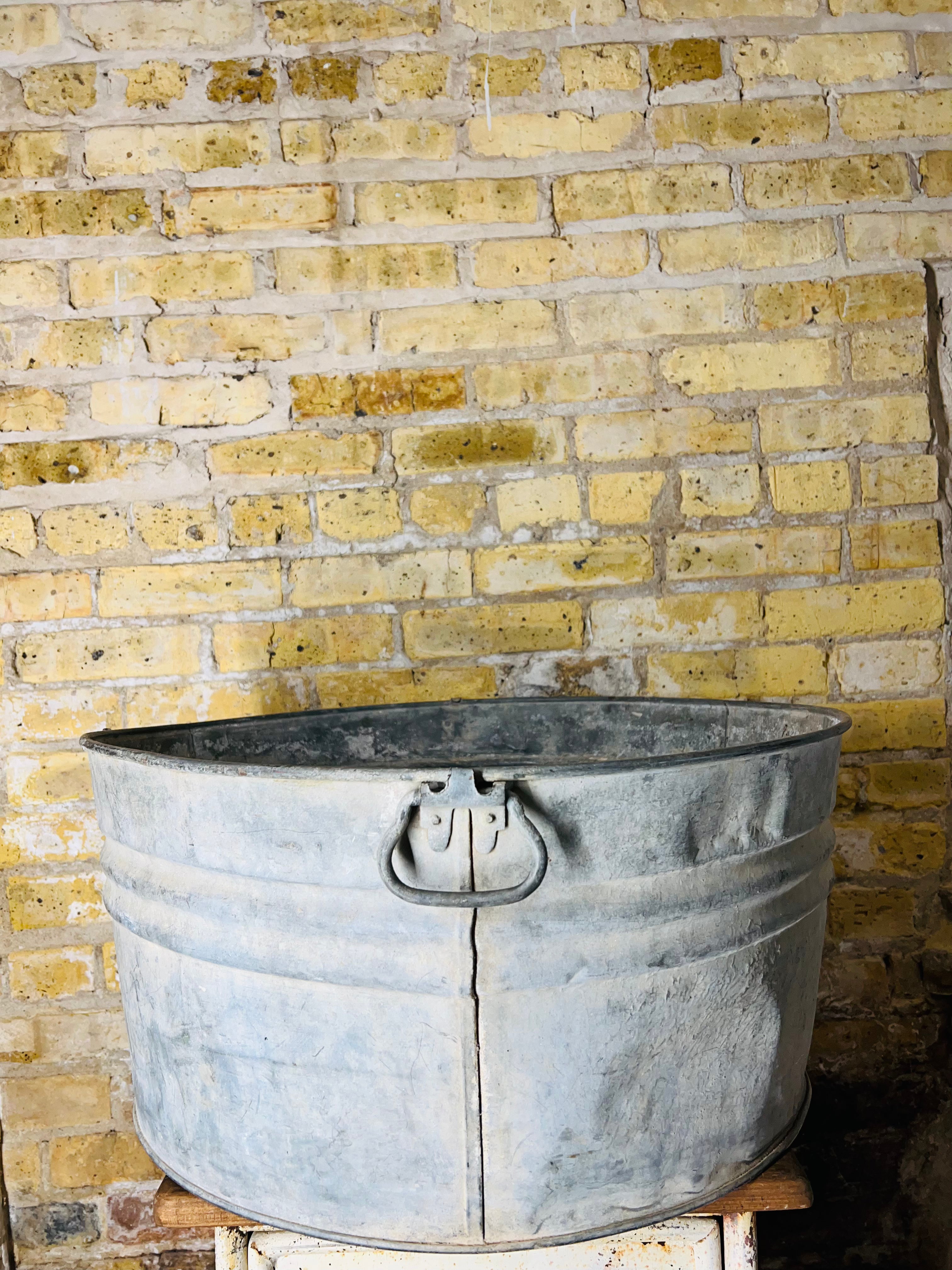 Vintage Galvanized Metal Wash Tub