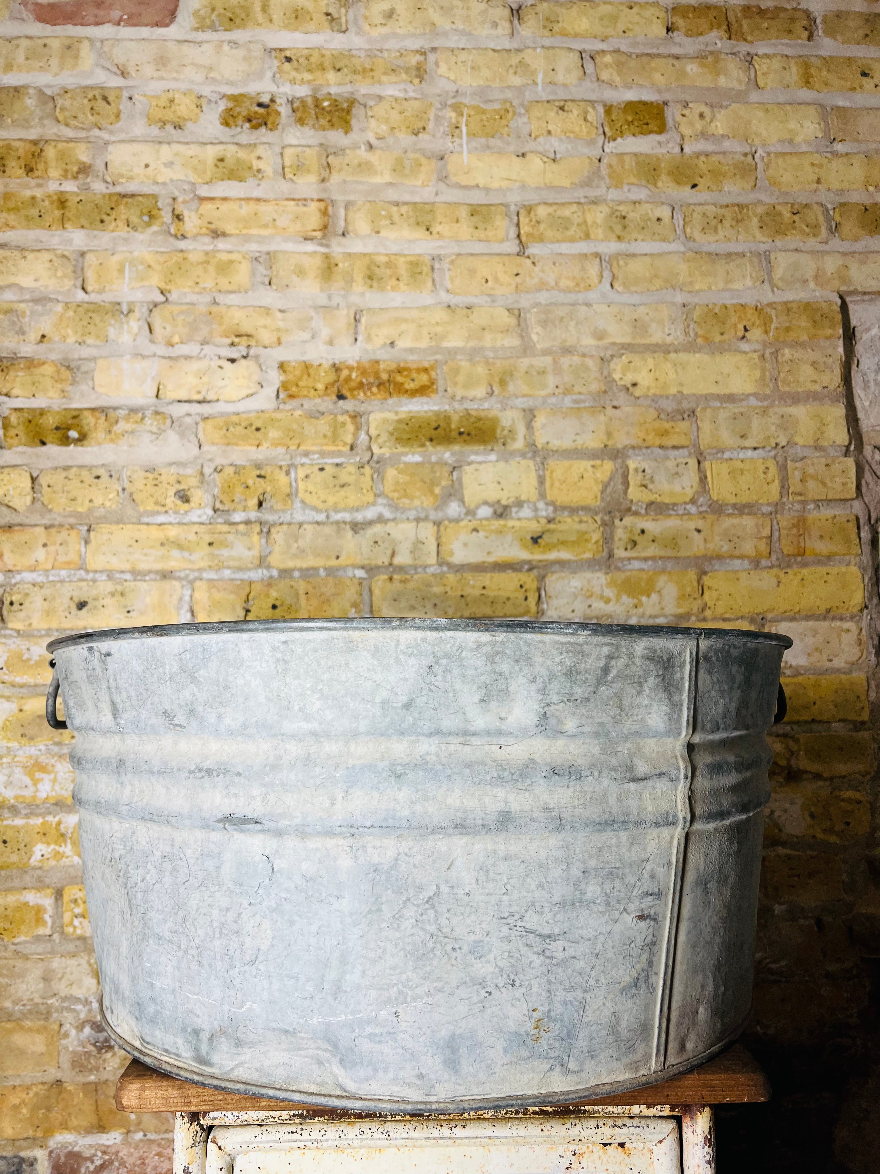 Vintage Galvanized Metal Wash Tub