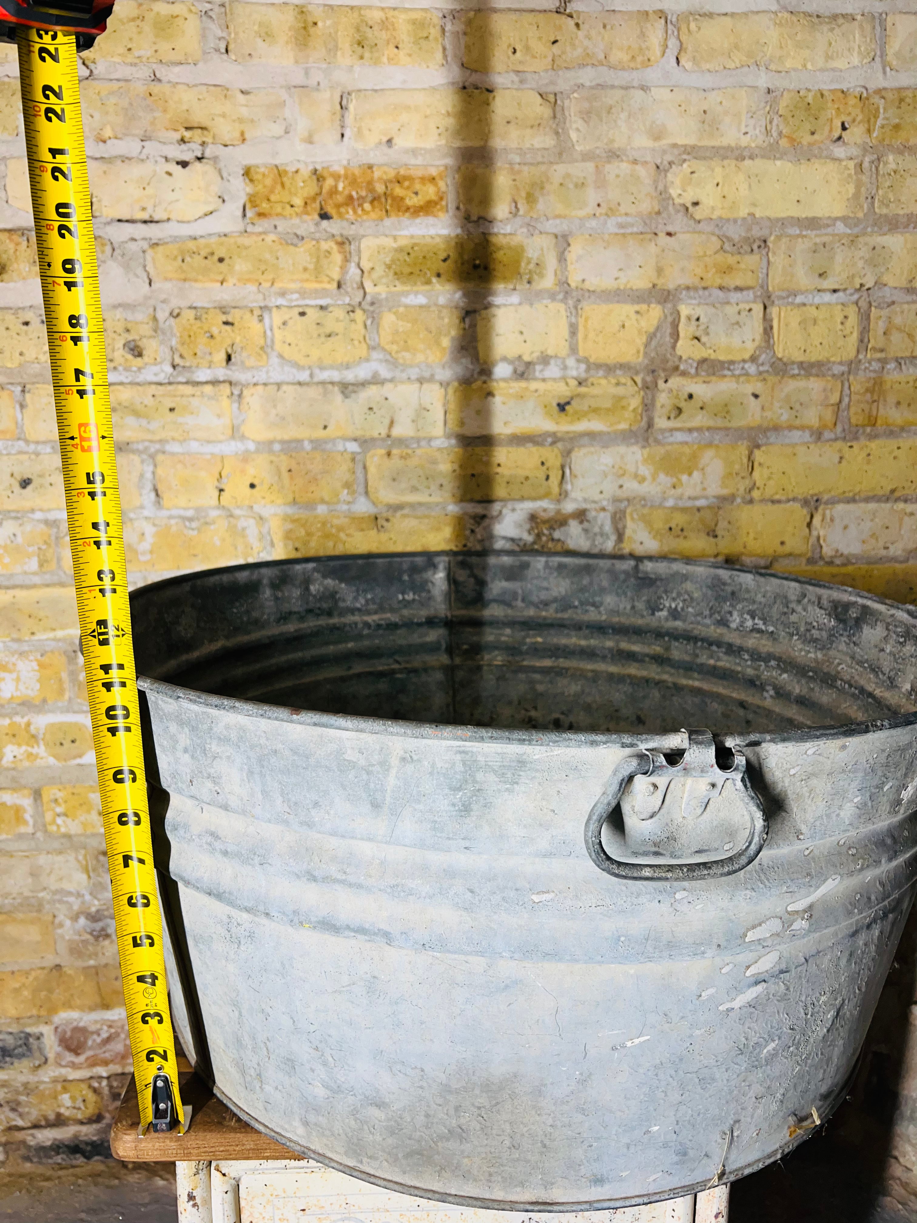 Vintage Galvanized Metal Wash Tub