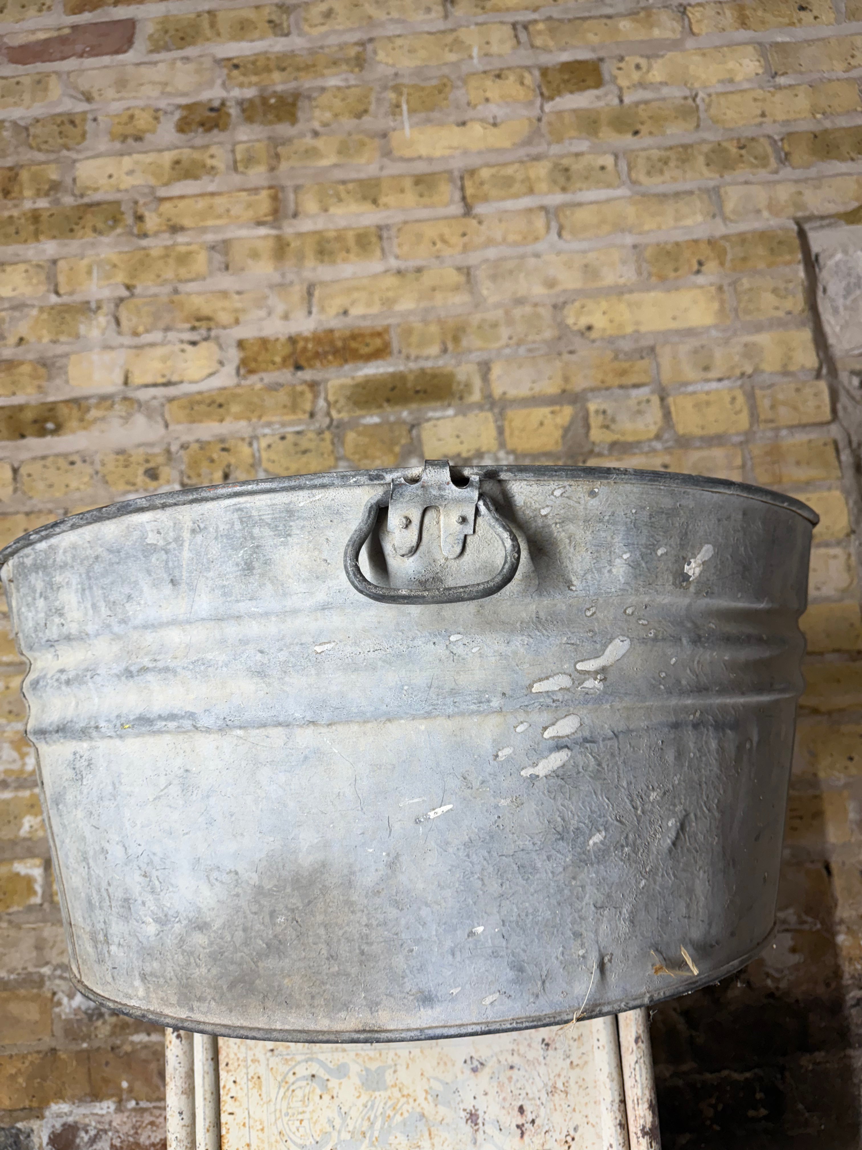 Antique Galvanized Metal Round Wash Tub