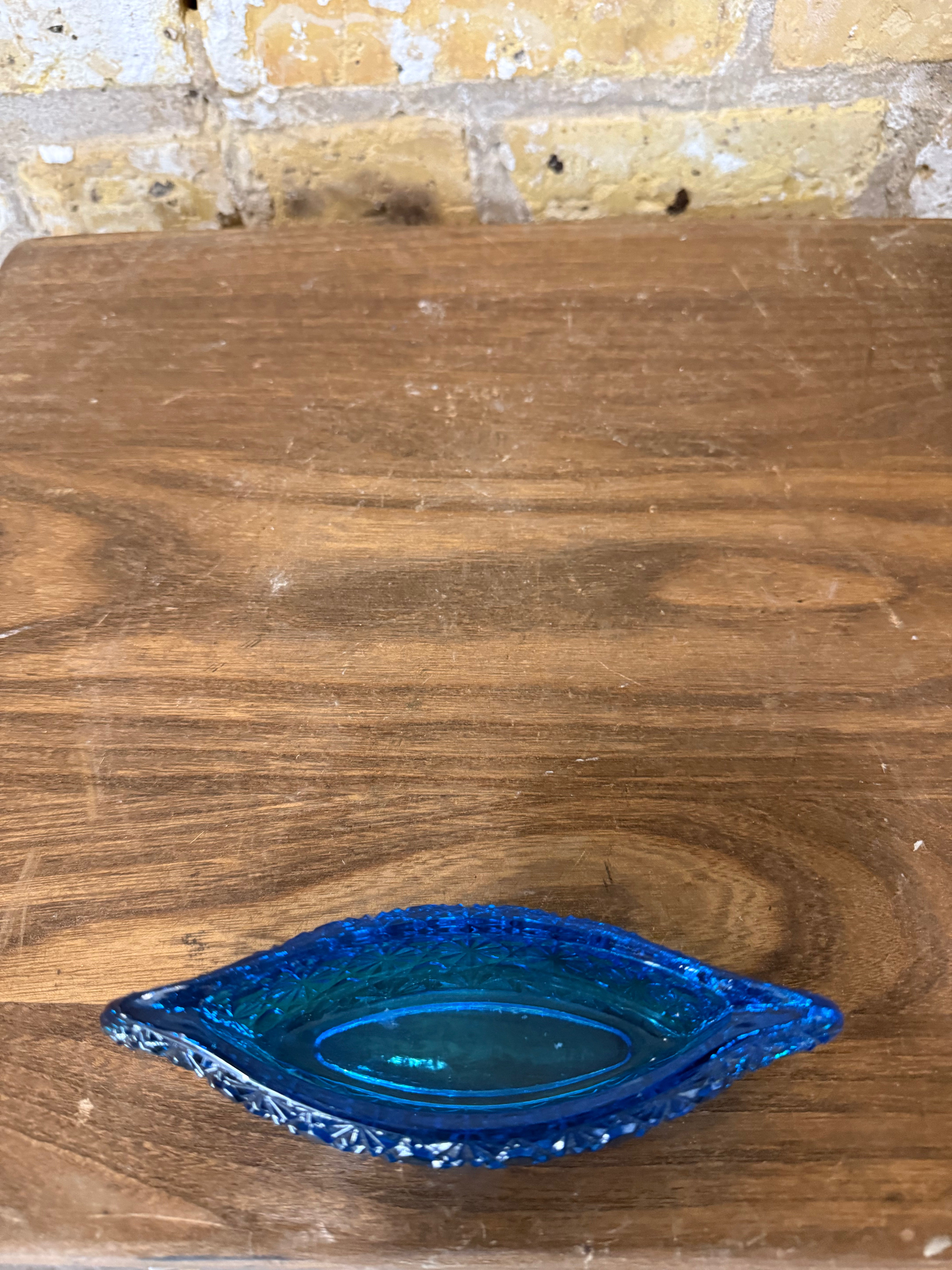 Canoe Decorative Collectible Trinket Dish Daisy Button Pattern Ocean Blue
