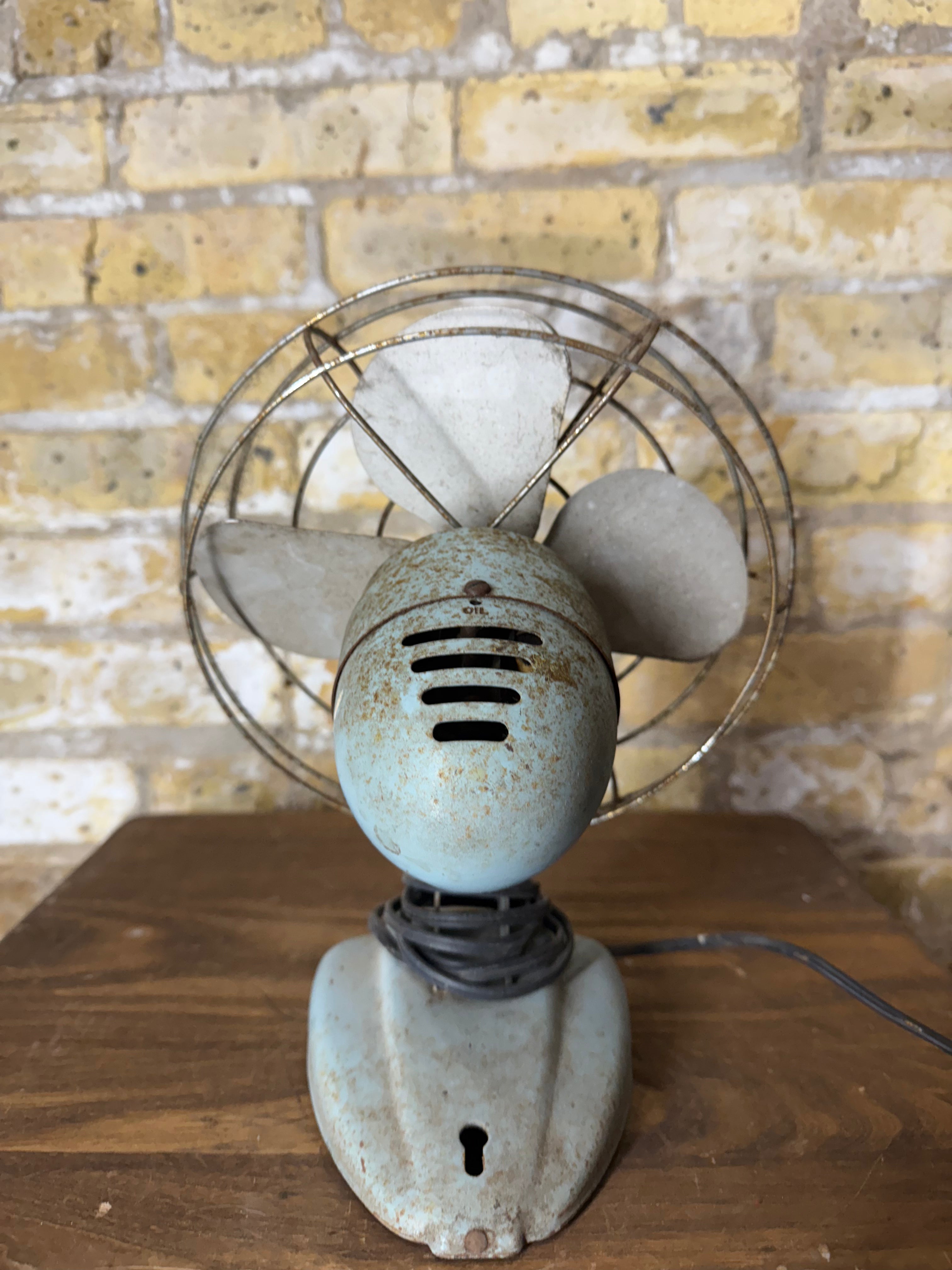 Vintage Zero Electric Metal Fan