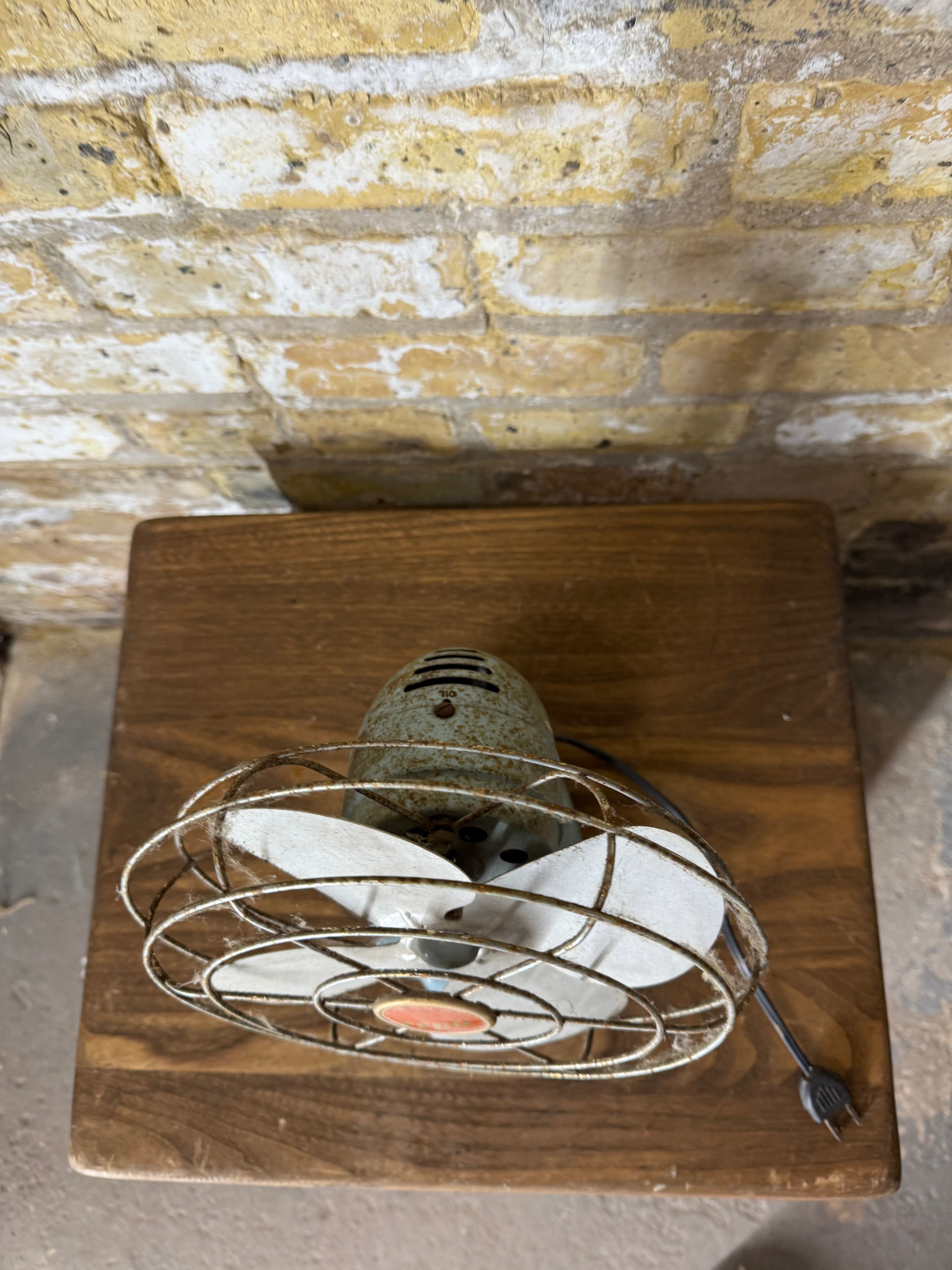 Vintage Zero Electric Metal Fan