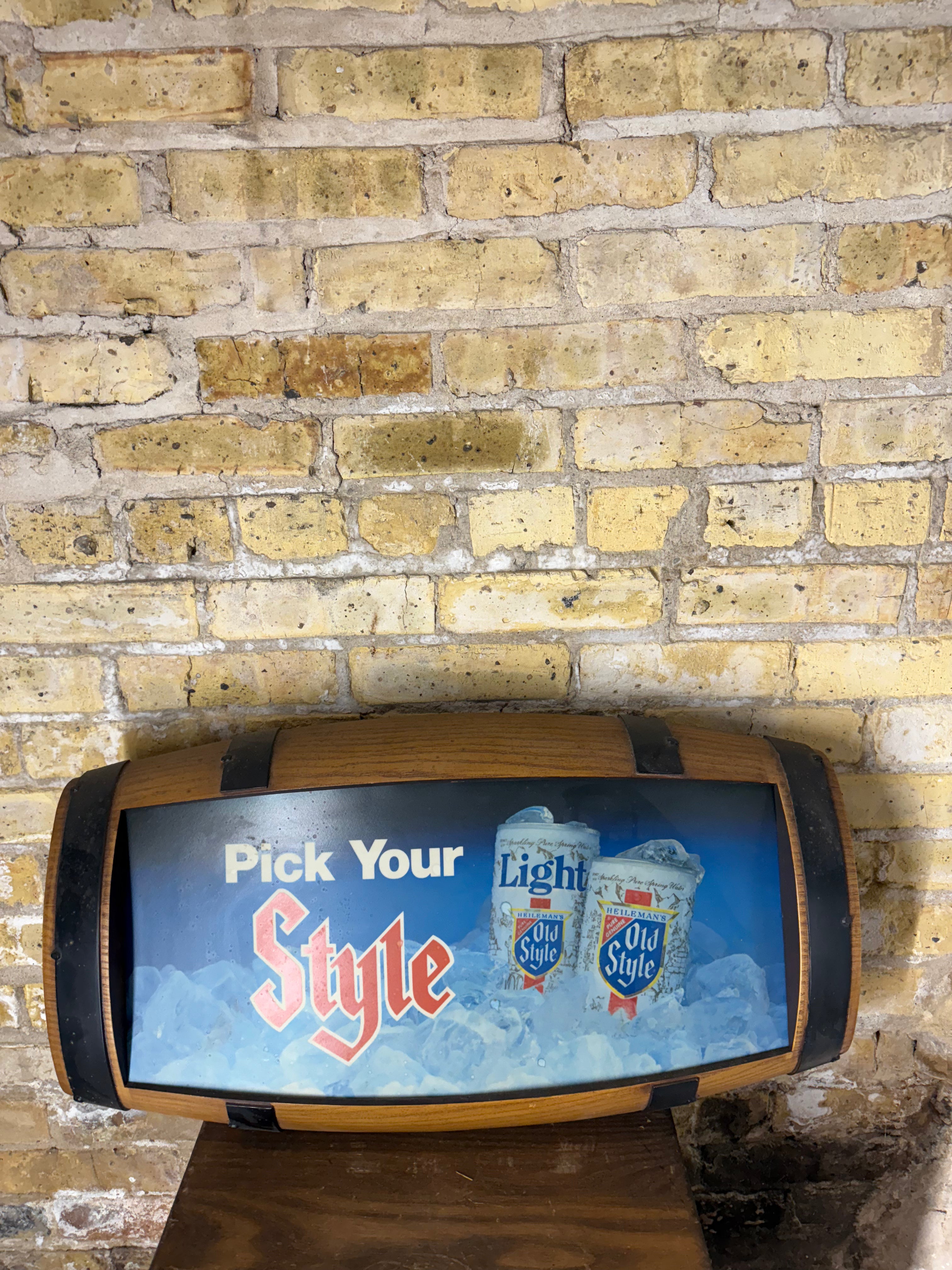 Vintage Heileman Old Style Lighted Beer Sign