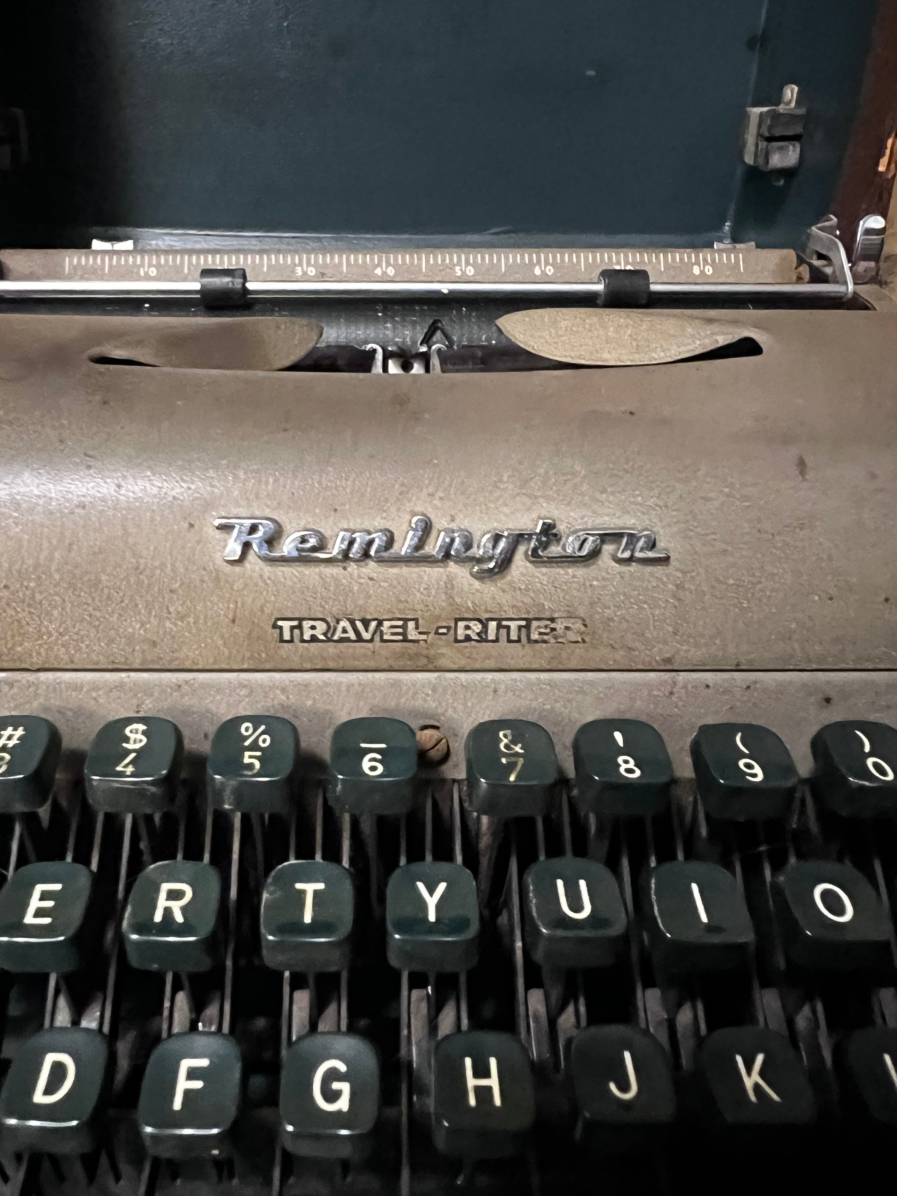 Travel Typewriter - Riter by Remington
