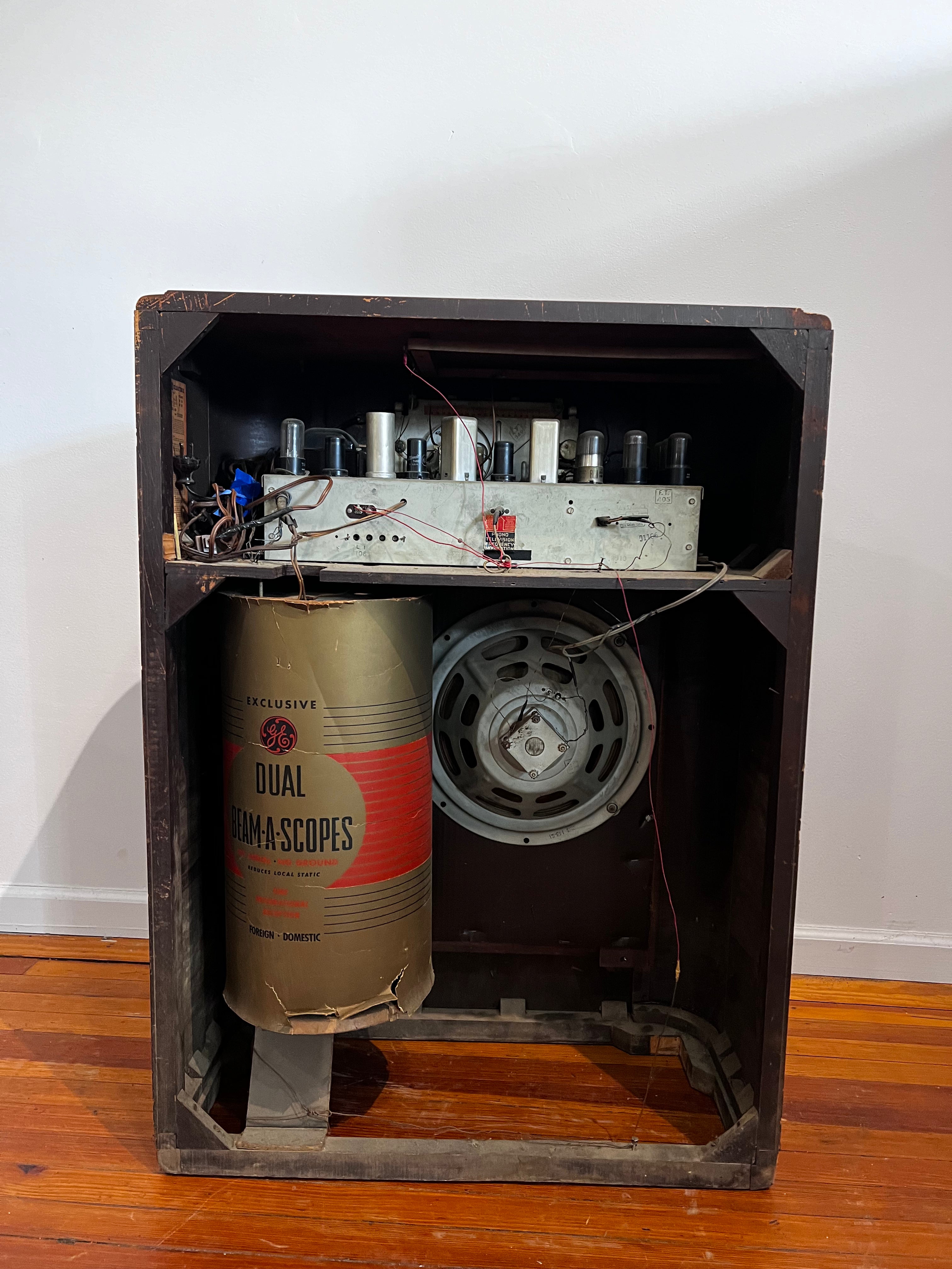 Vintage General Electric Radio