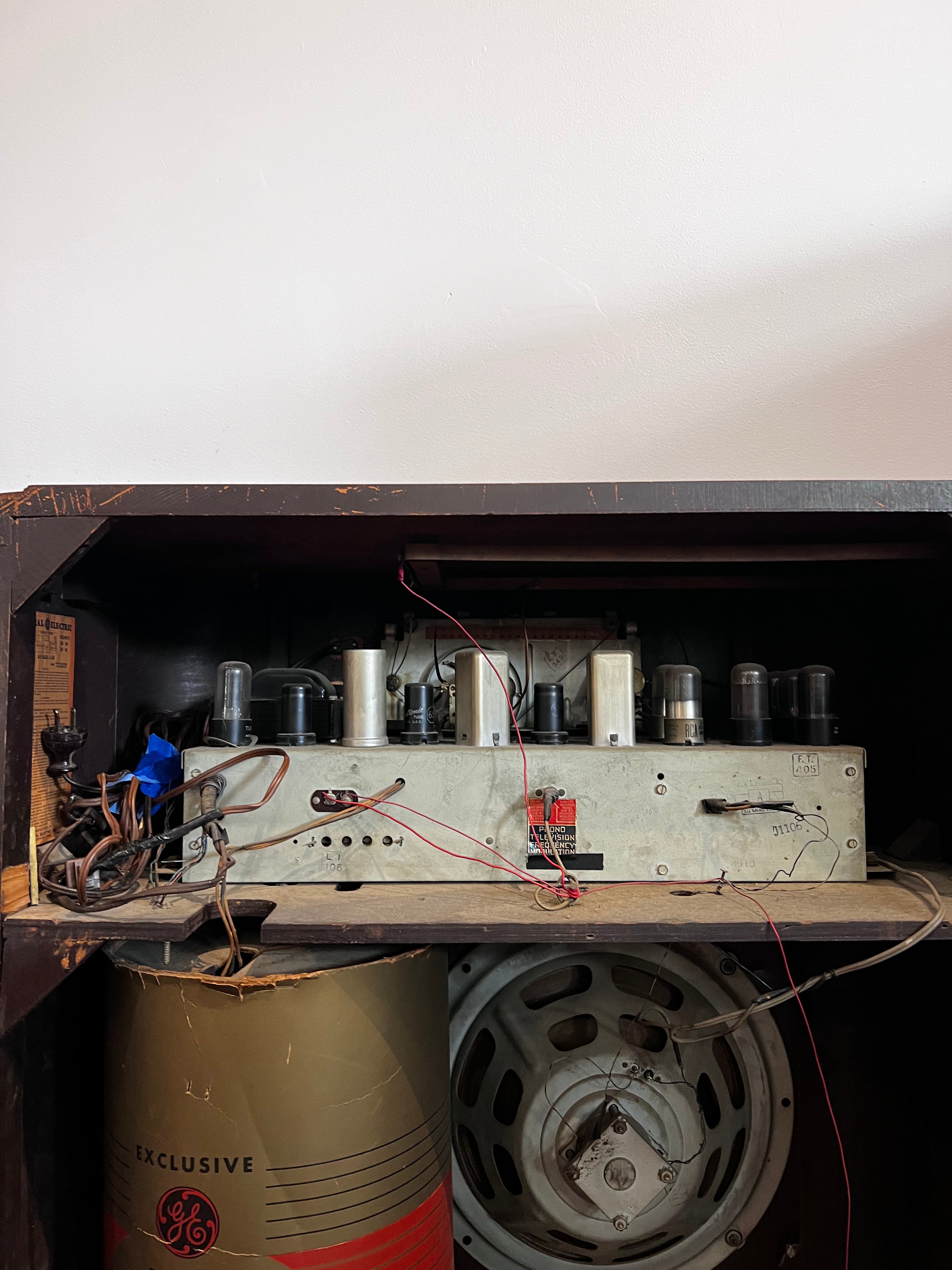 Vintage General Electric Radio