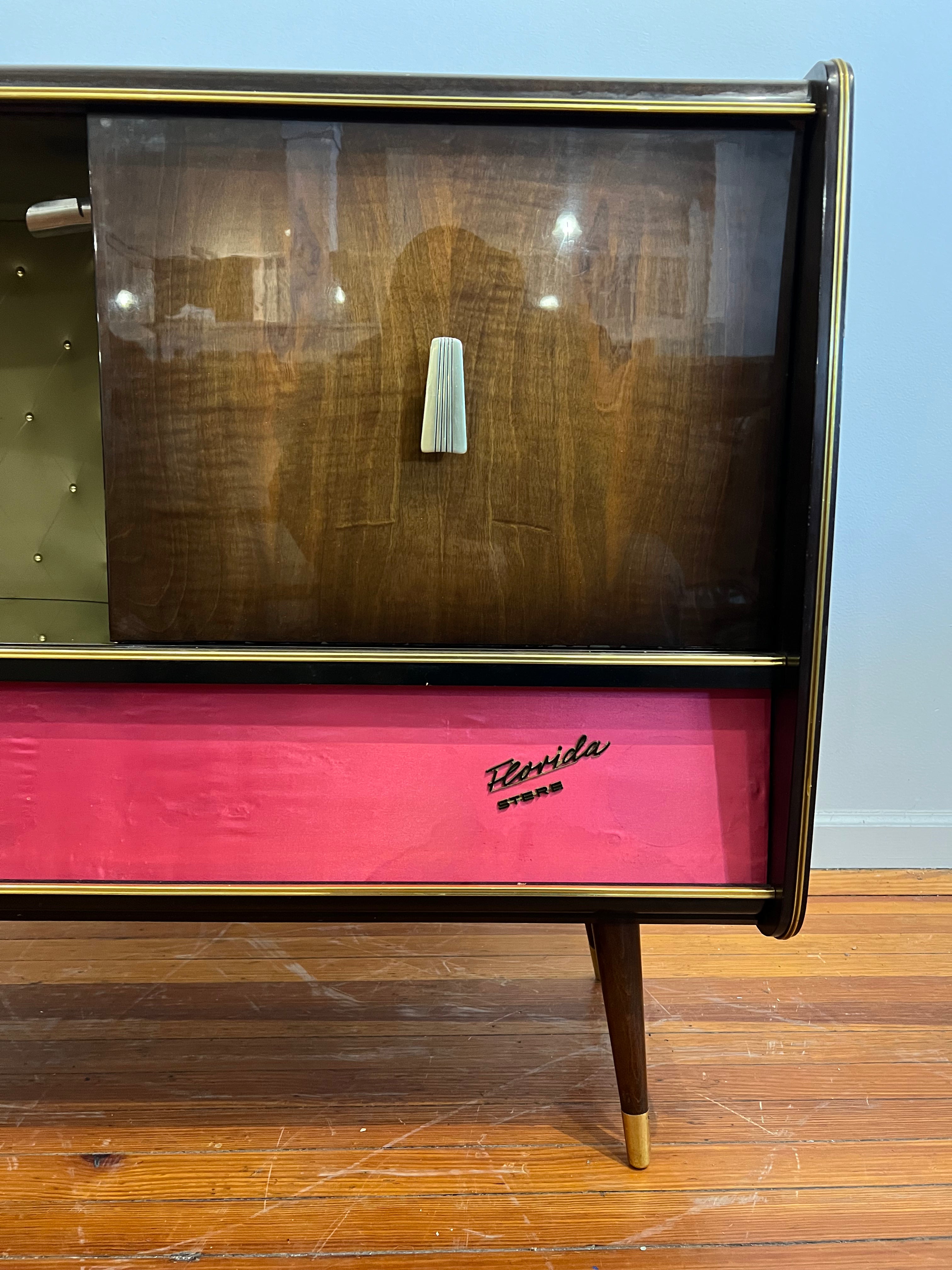 Vintage Speaker - Pink Velvet