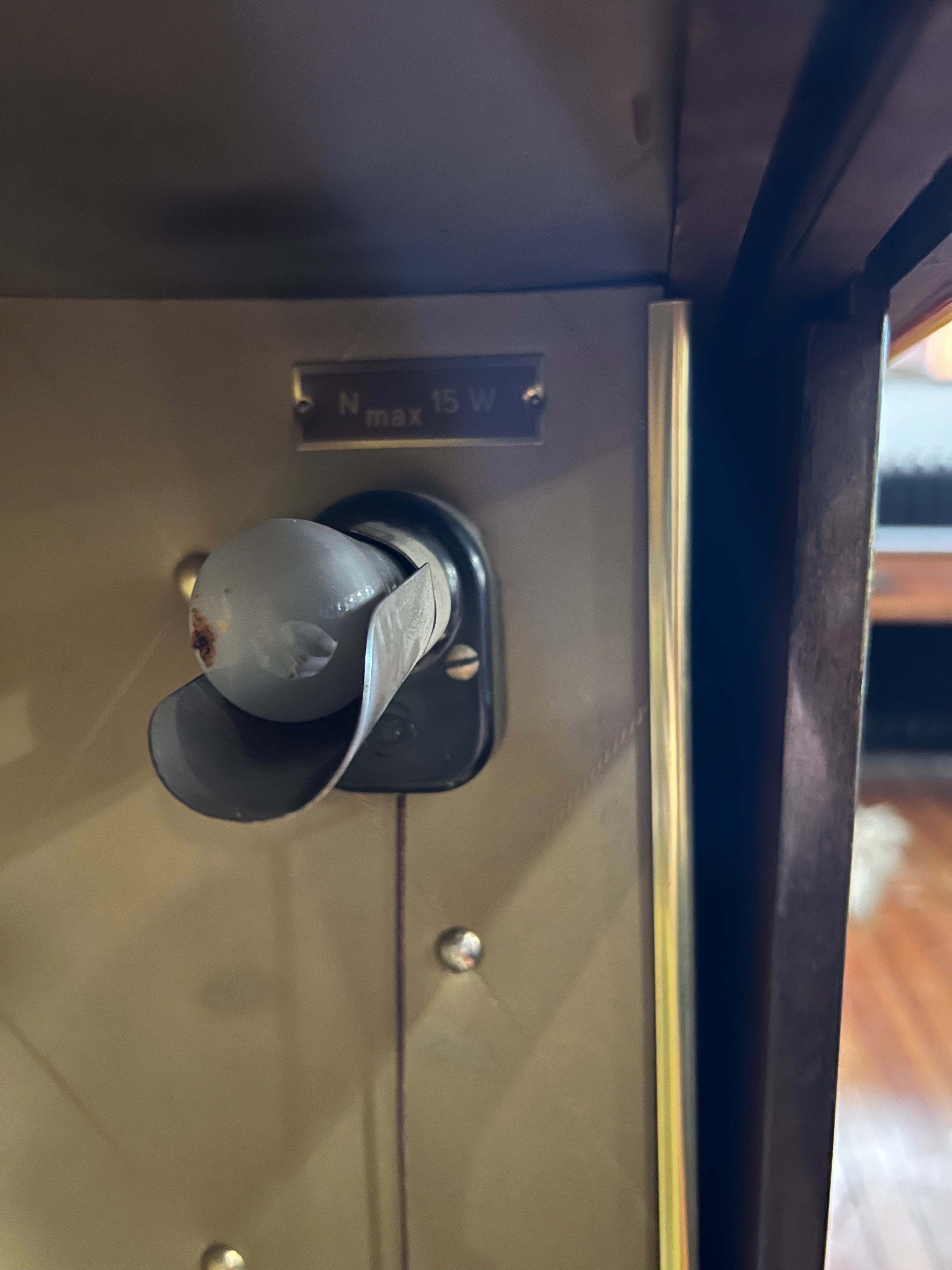 Vintage Speaker - Pink Velvet