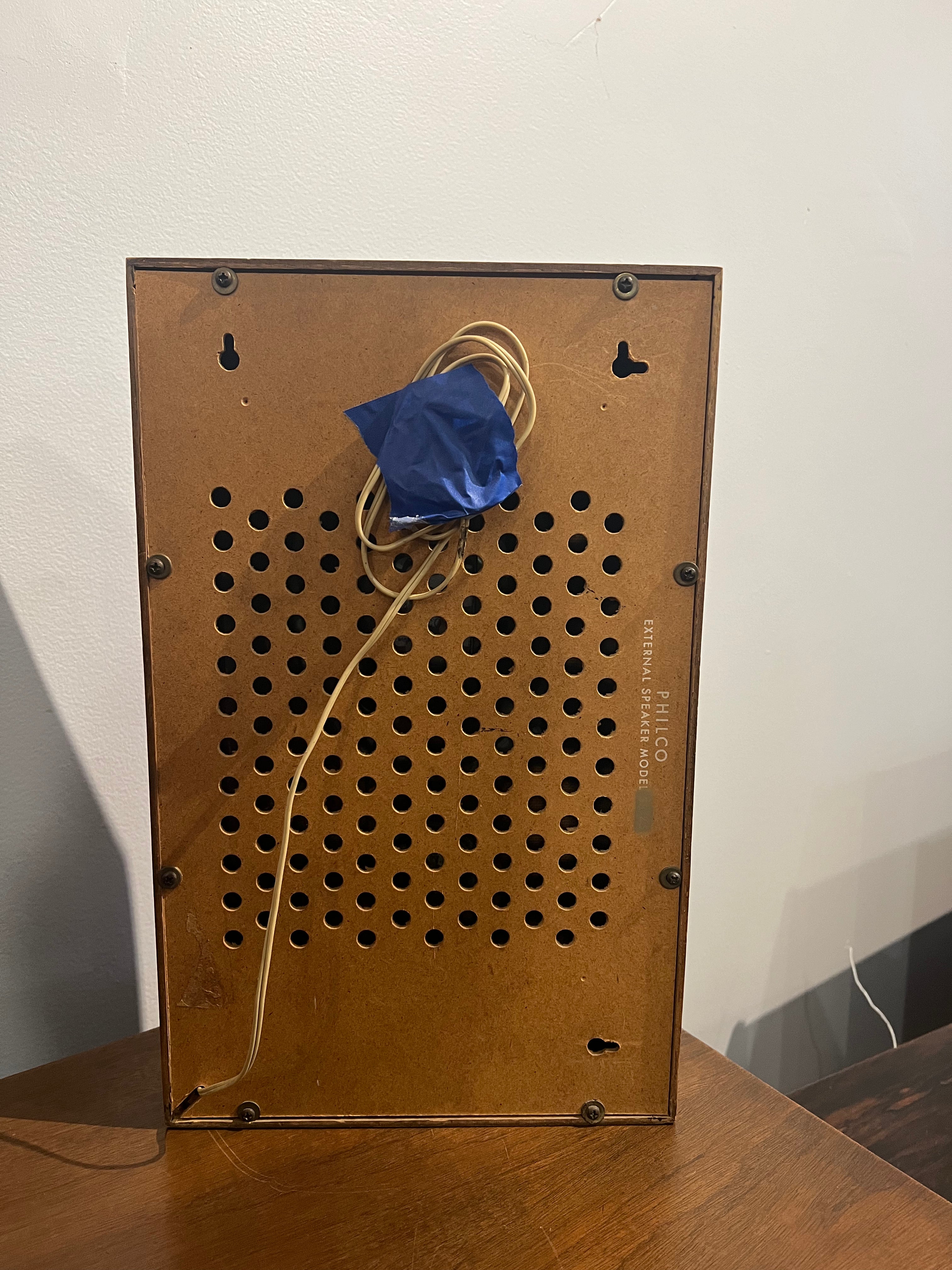 Vintage Speaker - Pink Velvet