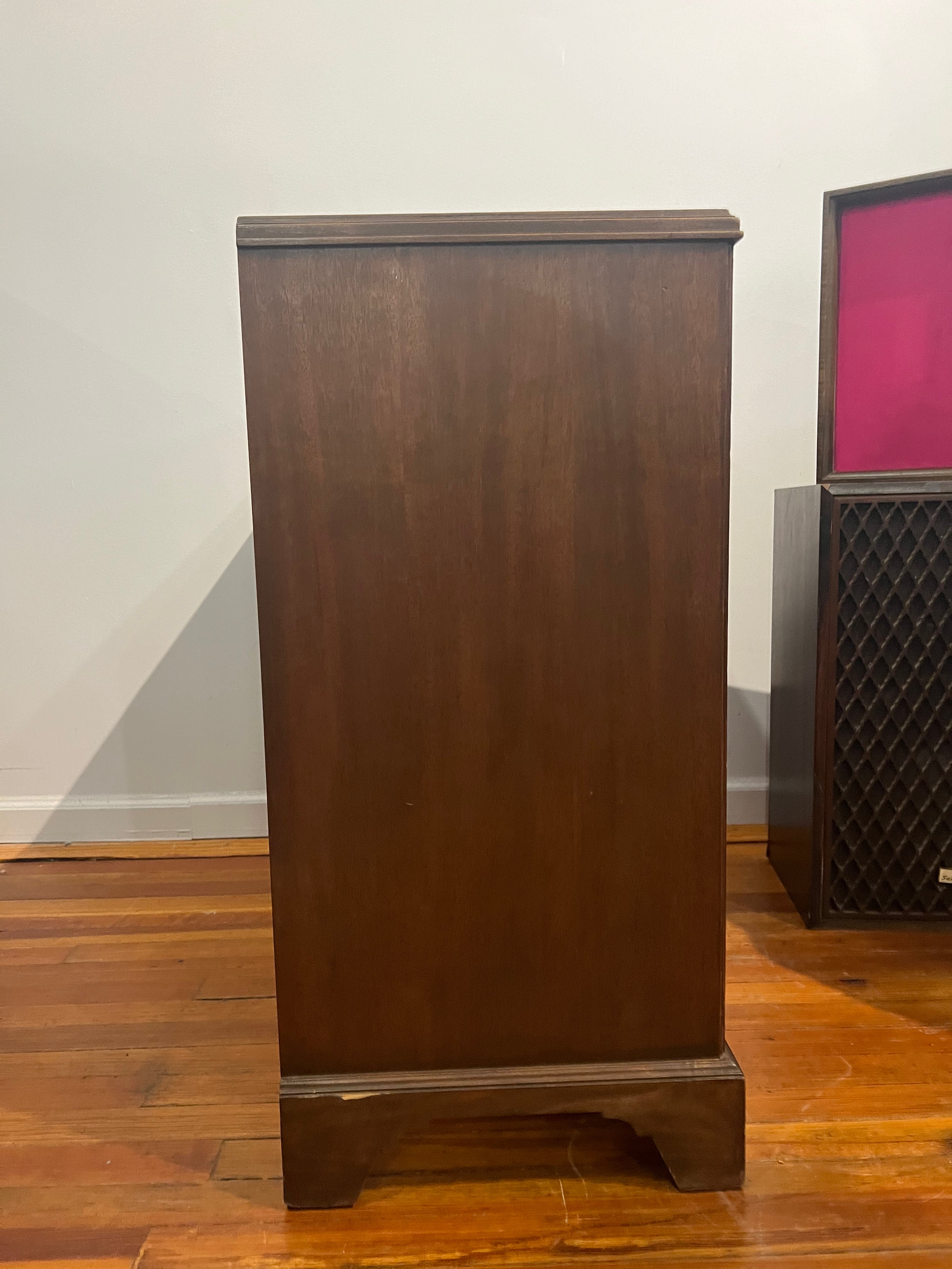 Vintage Speaker - Pink Velvet