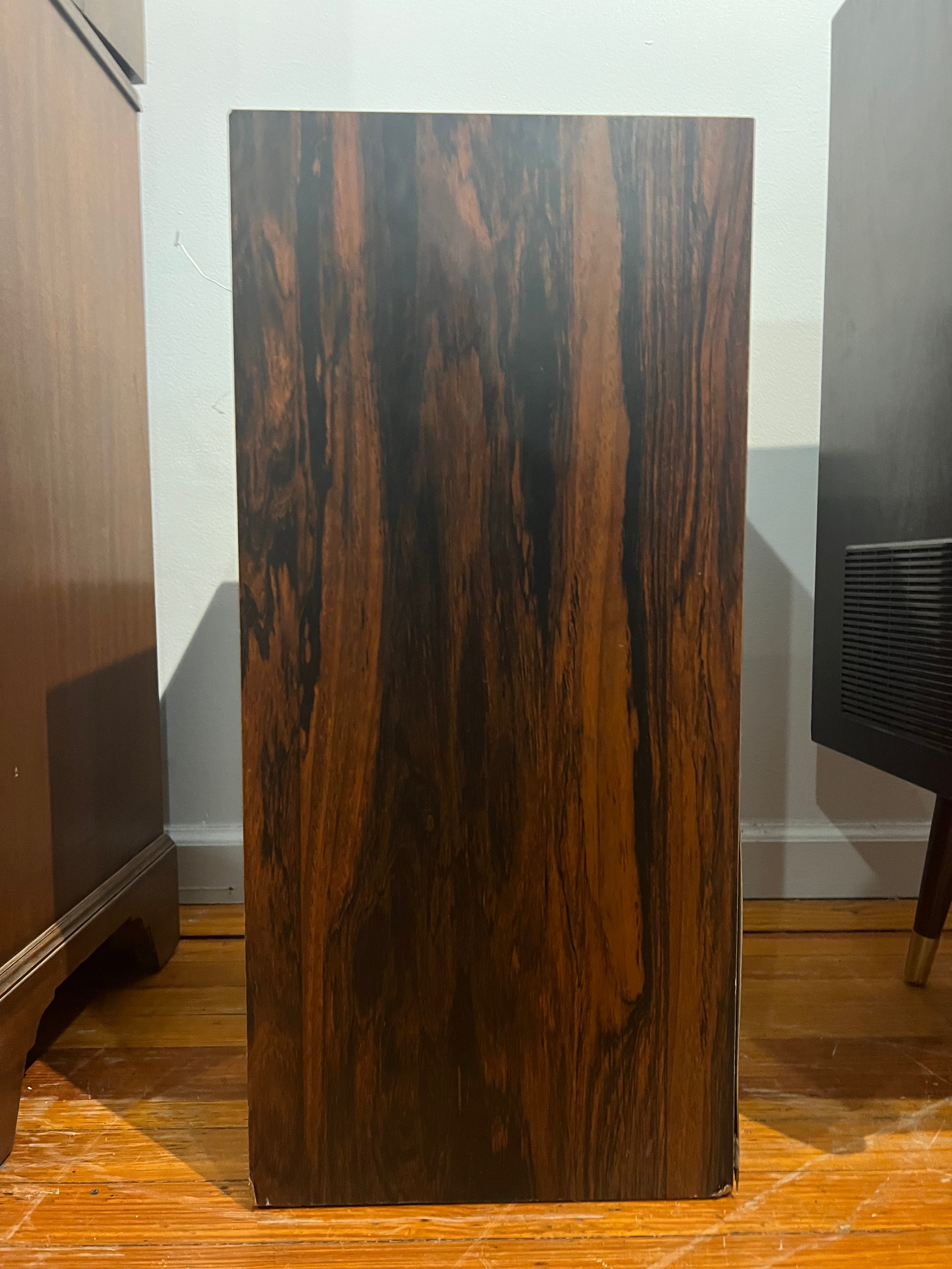 Vintage Speaker - Pink Velvet