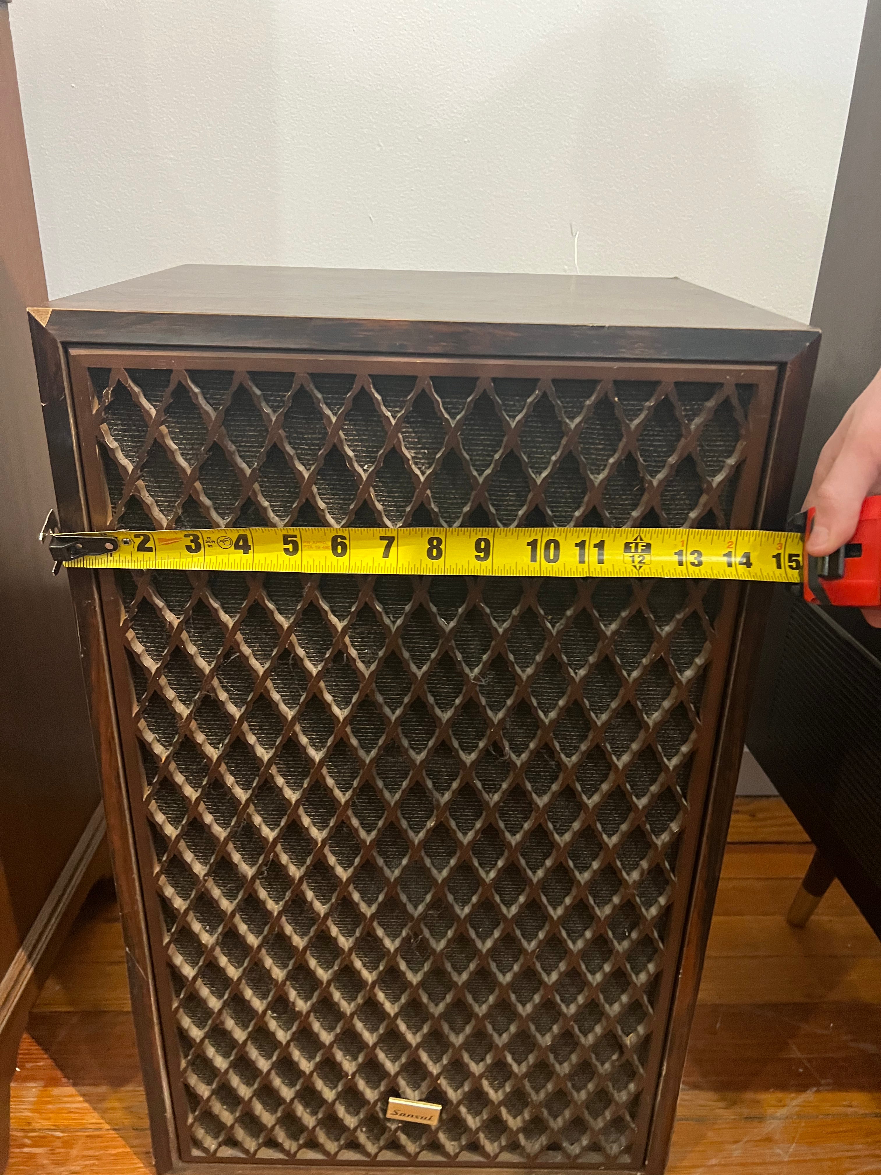 Vintage Speaker - Pink Velvet