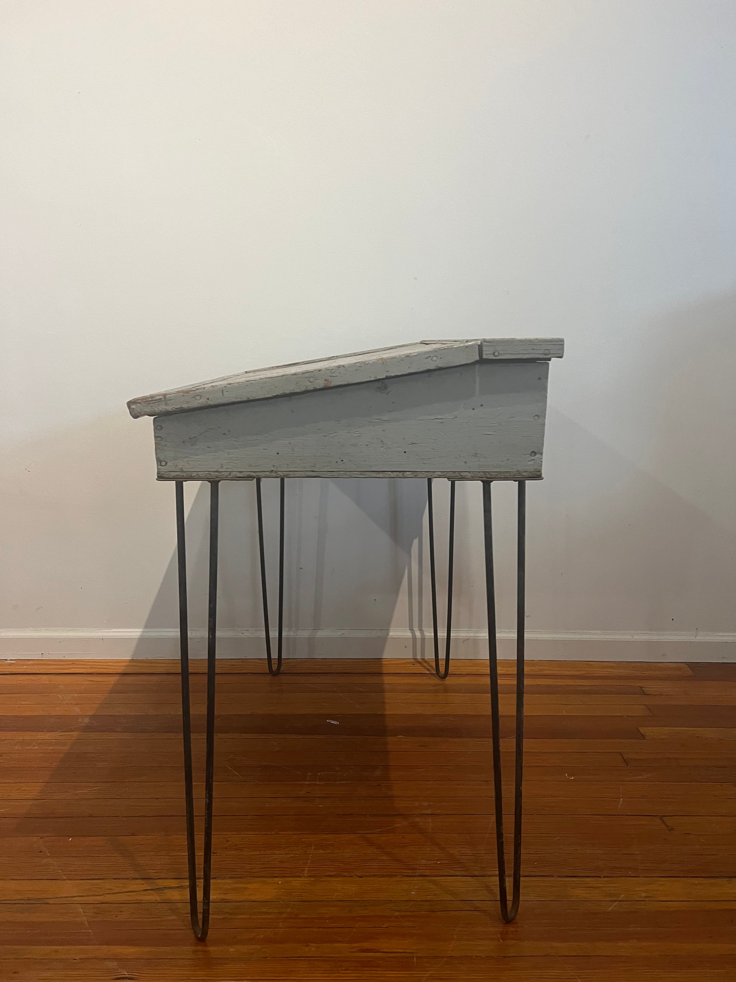 Vintage Indian Hairpin Desk