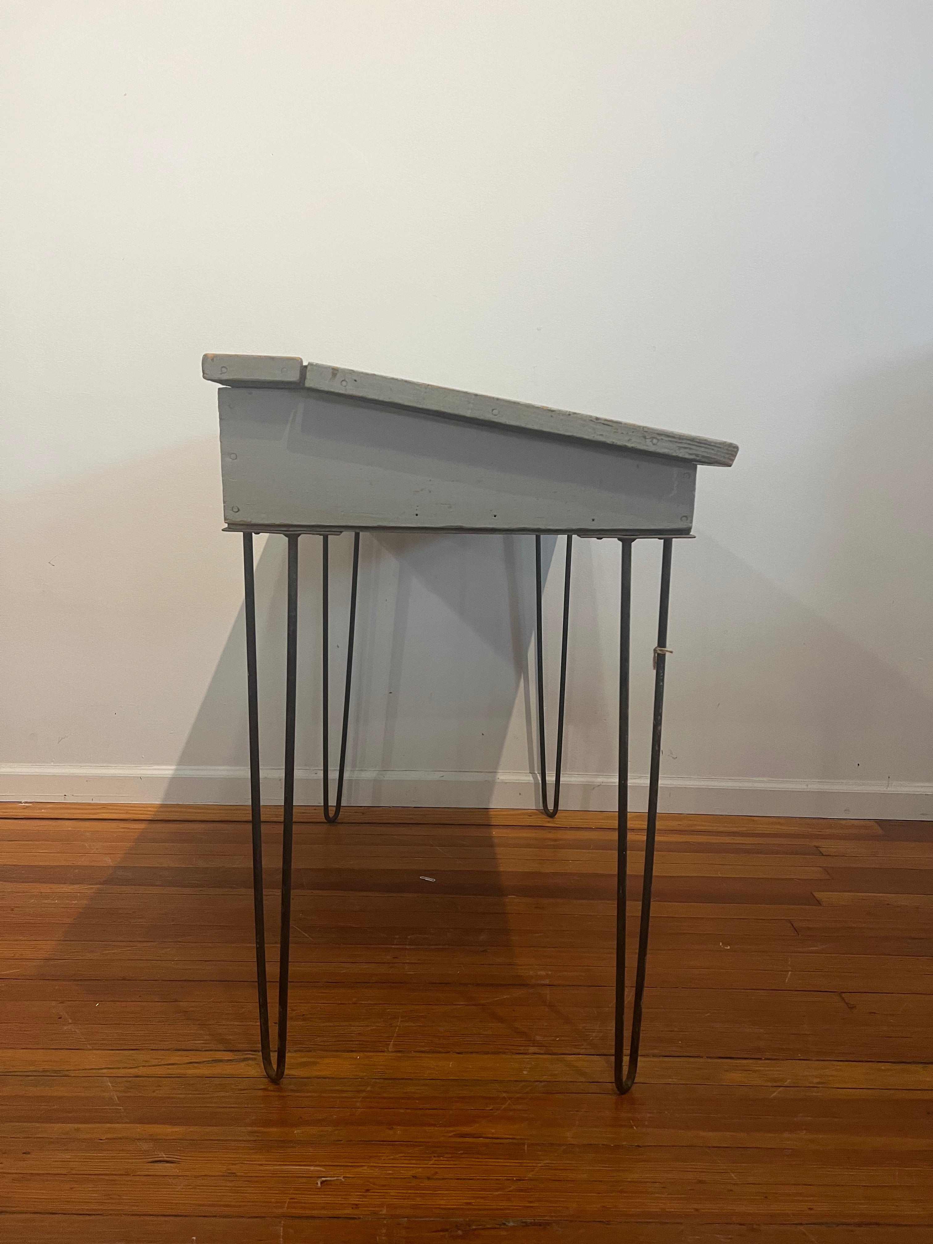Vintage Indian Hairpin Desk