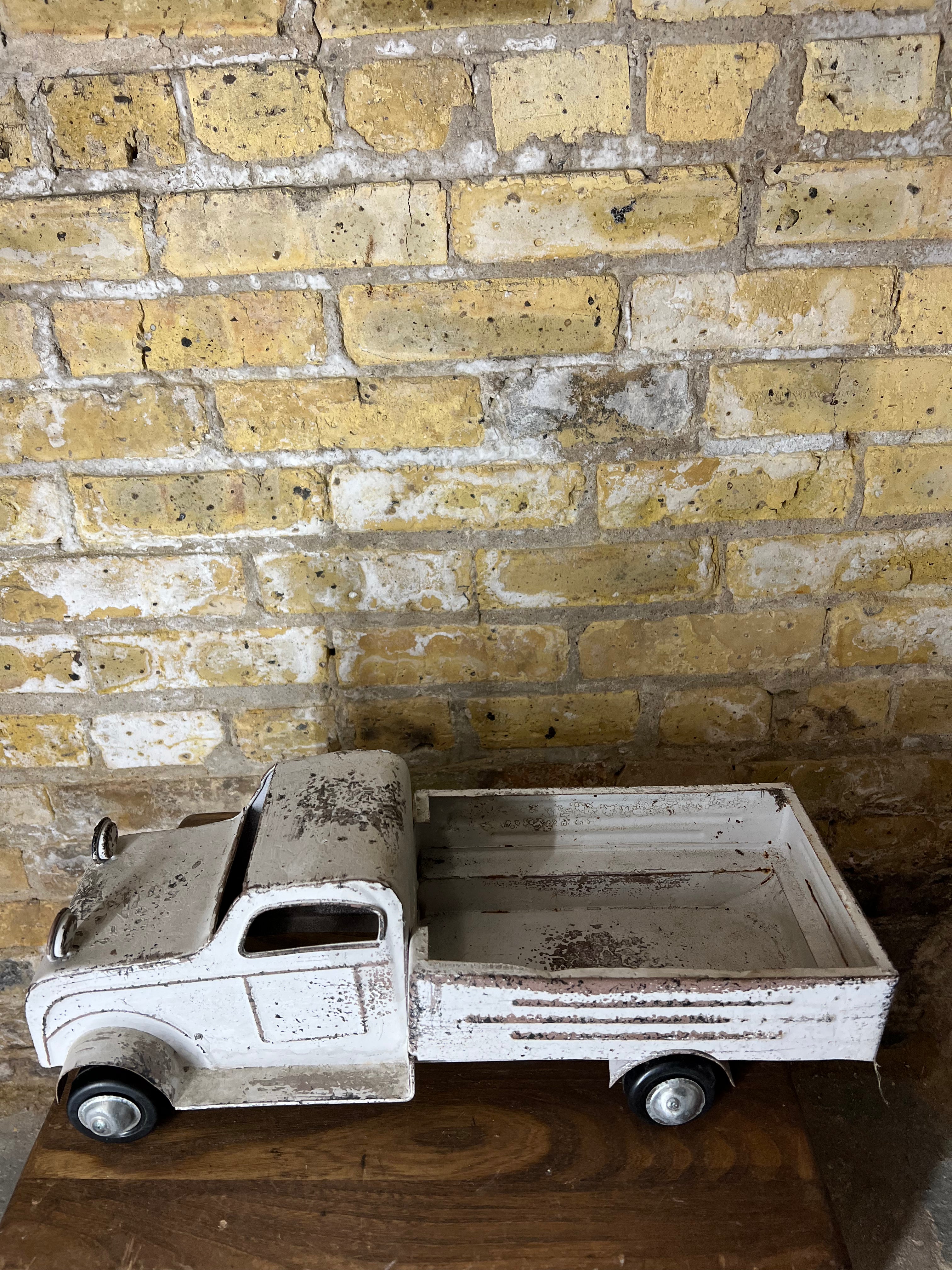 White Metal Farmer's Market Truck