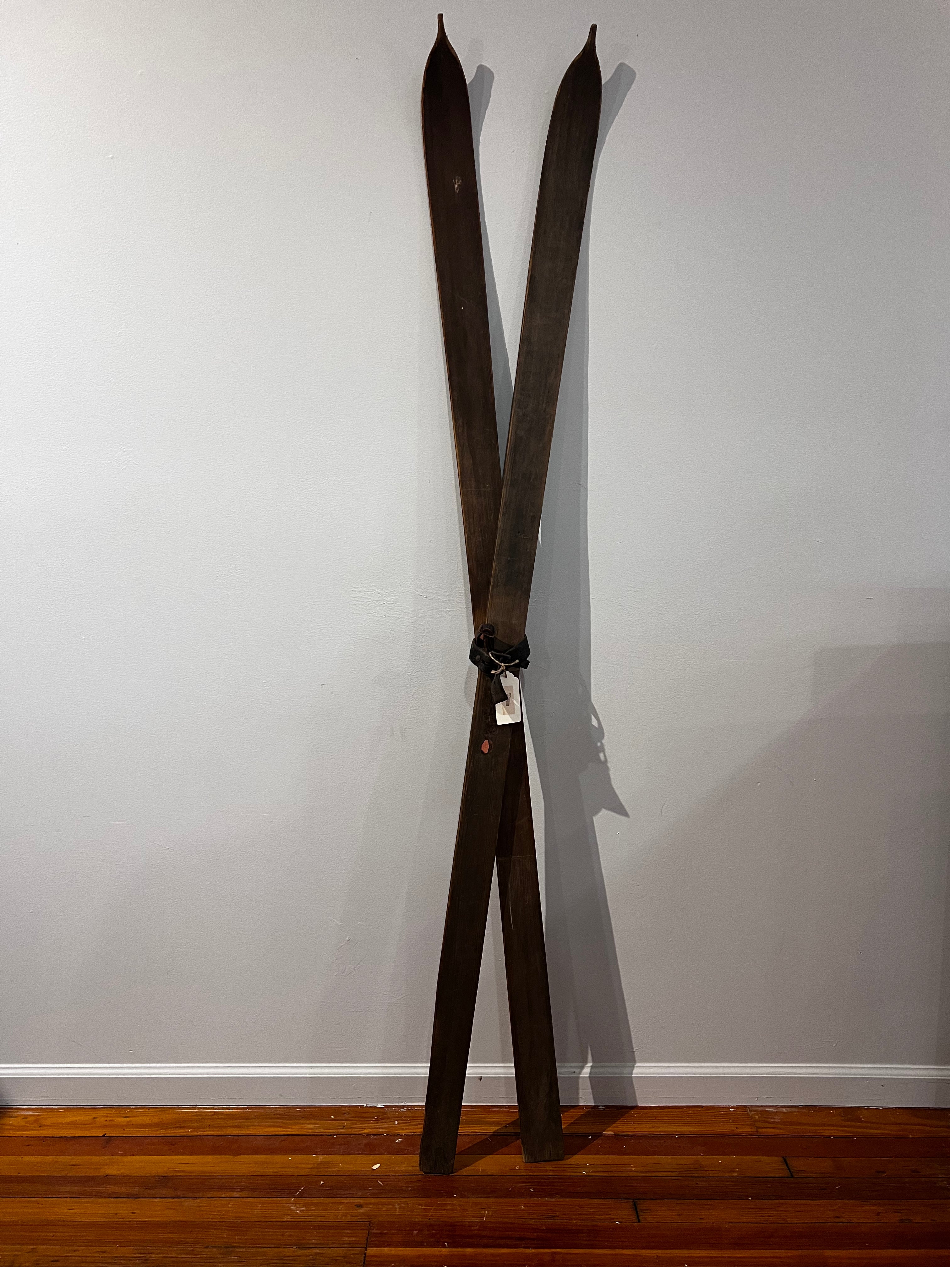 Antique Primitive Skis