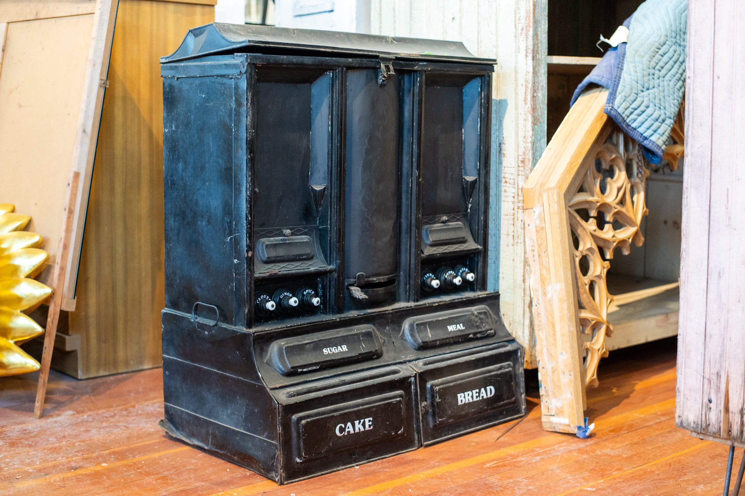 1800's Victorian Travel Kitchen