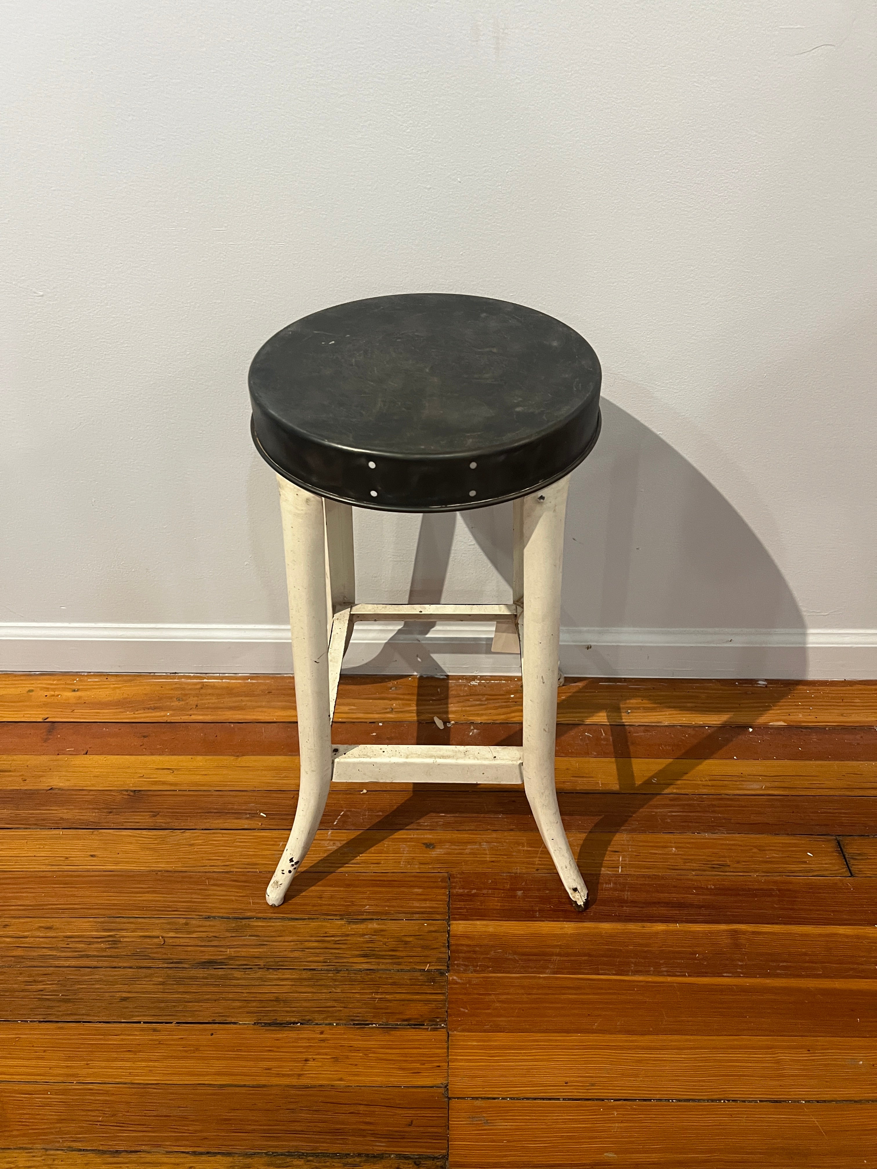 Metal Stool - wht