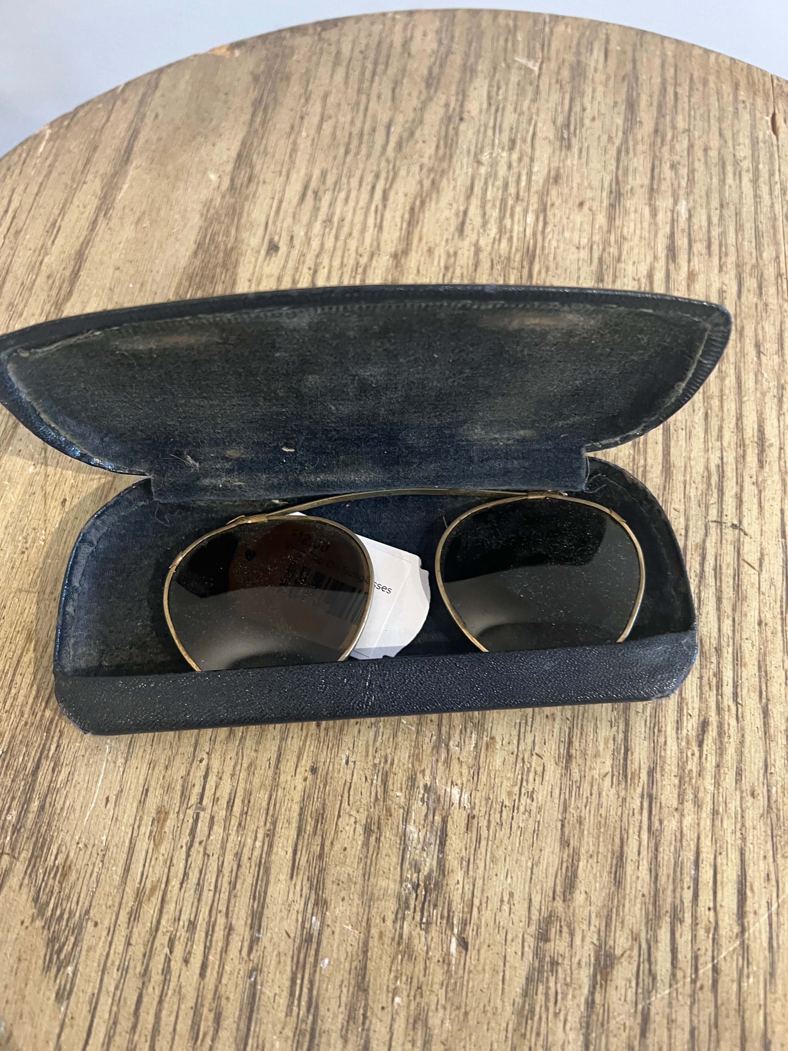 Vntg Clip On Sunglasses