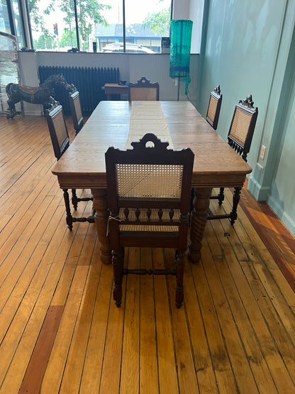 Late 1800's/Early 1900s Dining Room Set