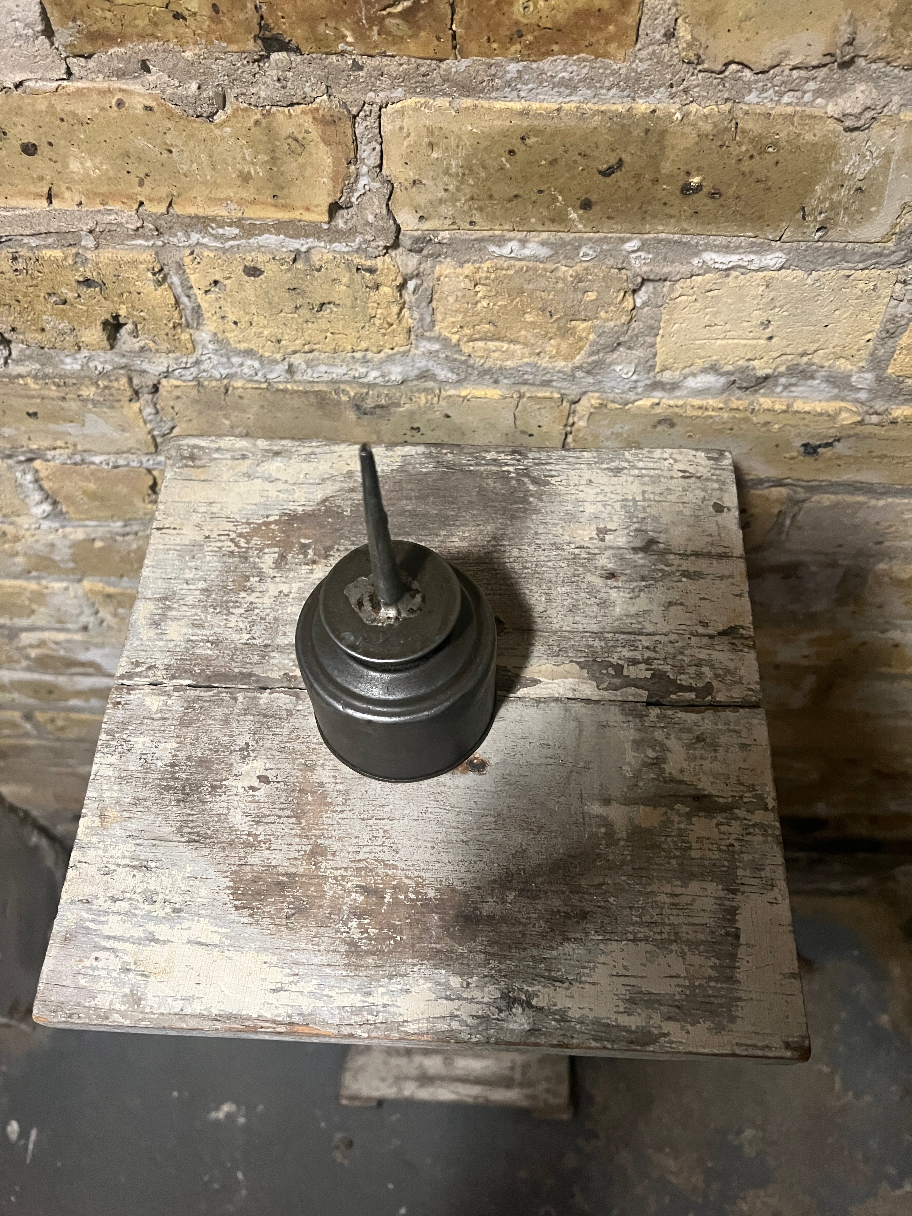 Thumb Pump Oil Can