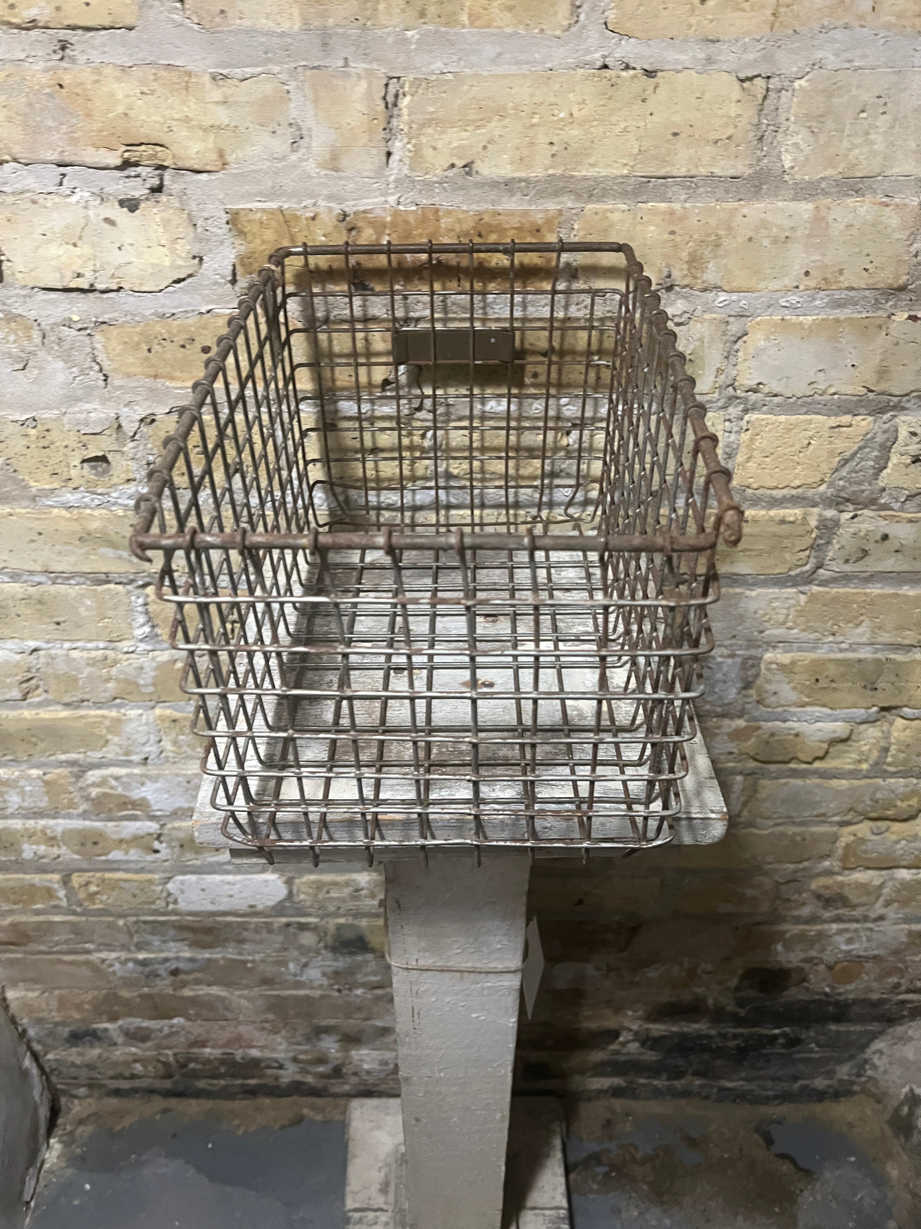 Locker Basket - Wire