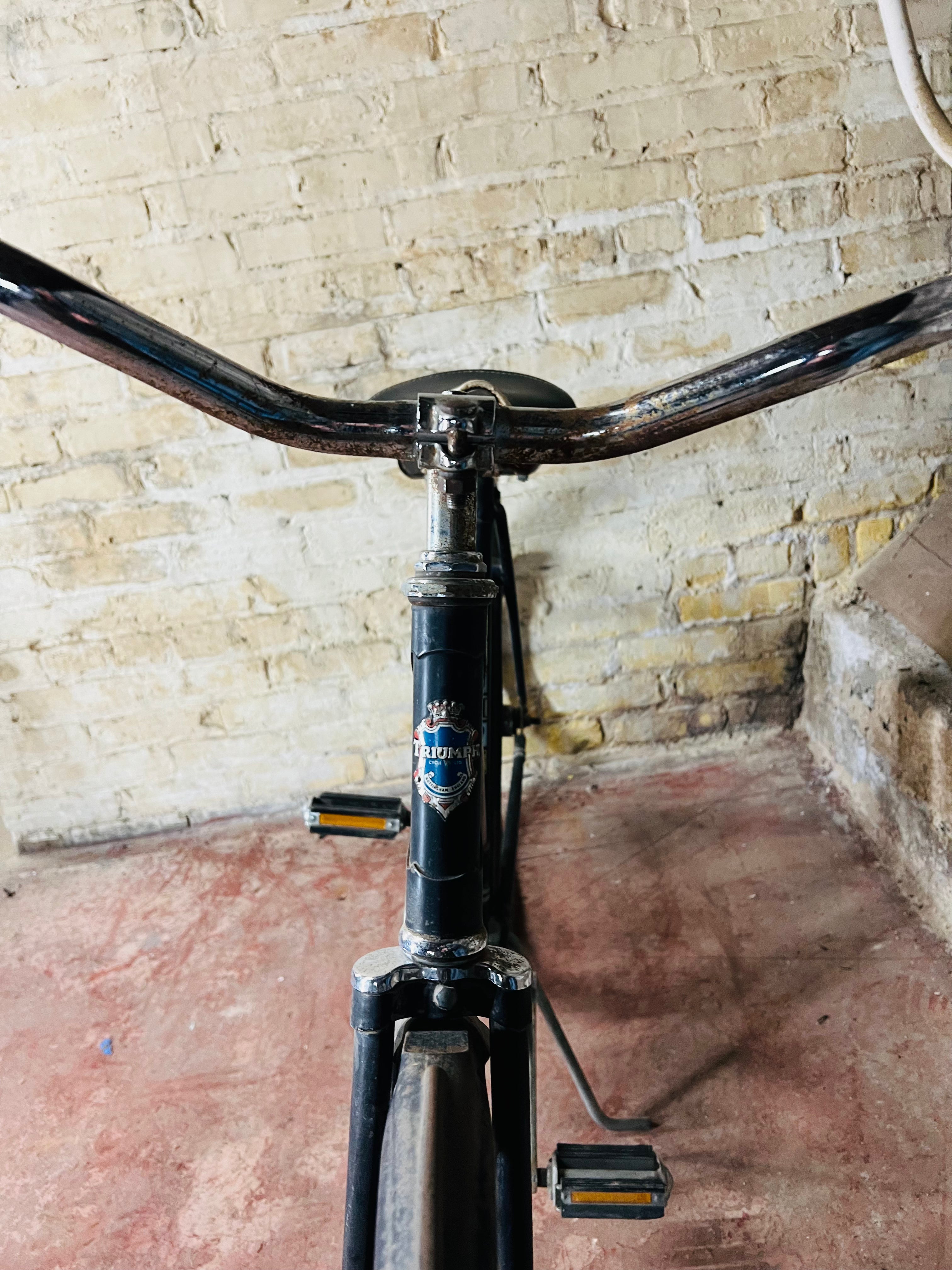 Vintage triumph, bicycle