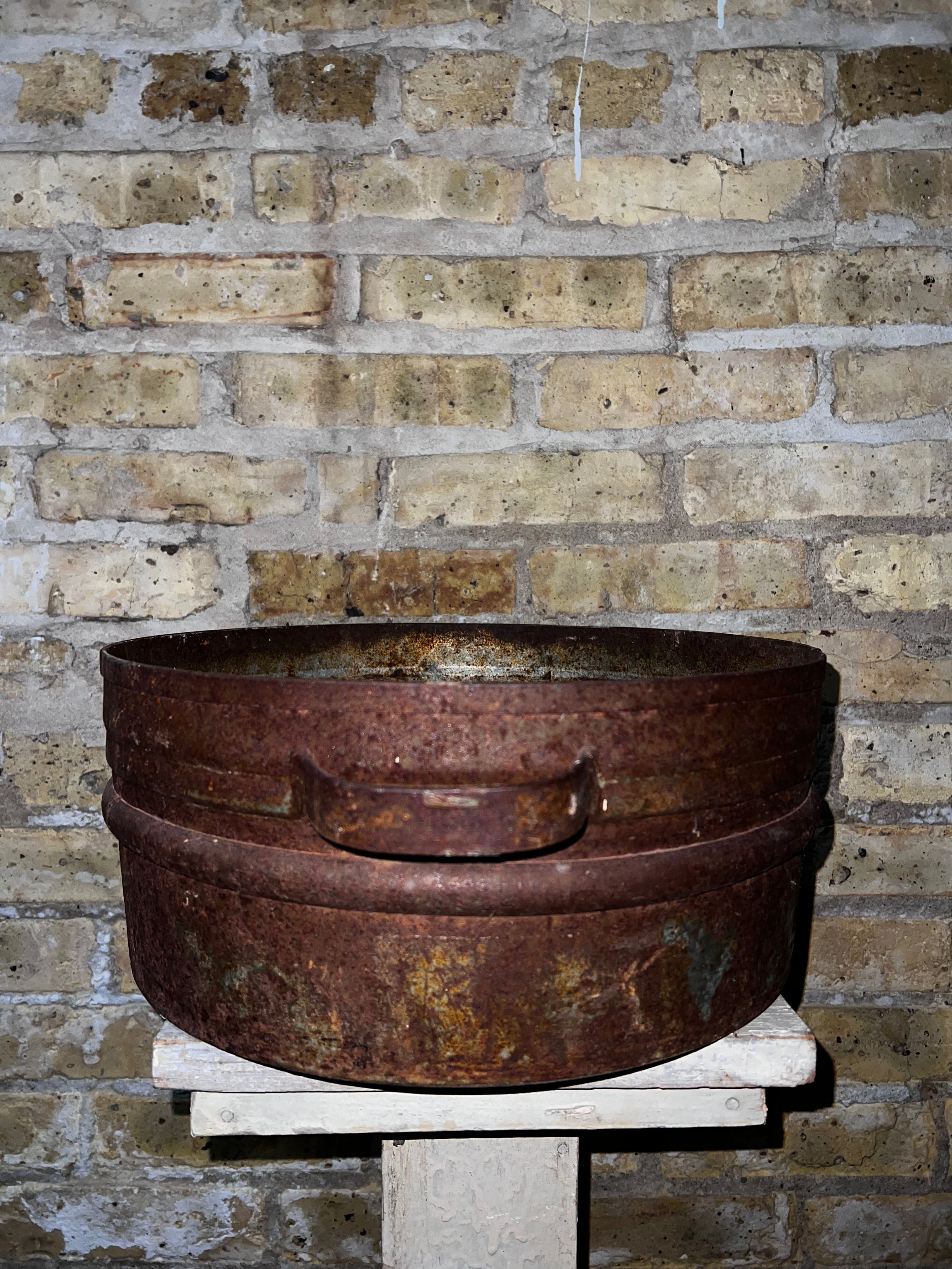 Round Feeder Tray