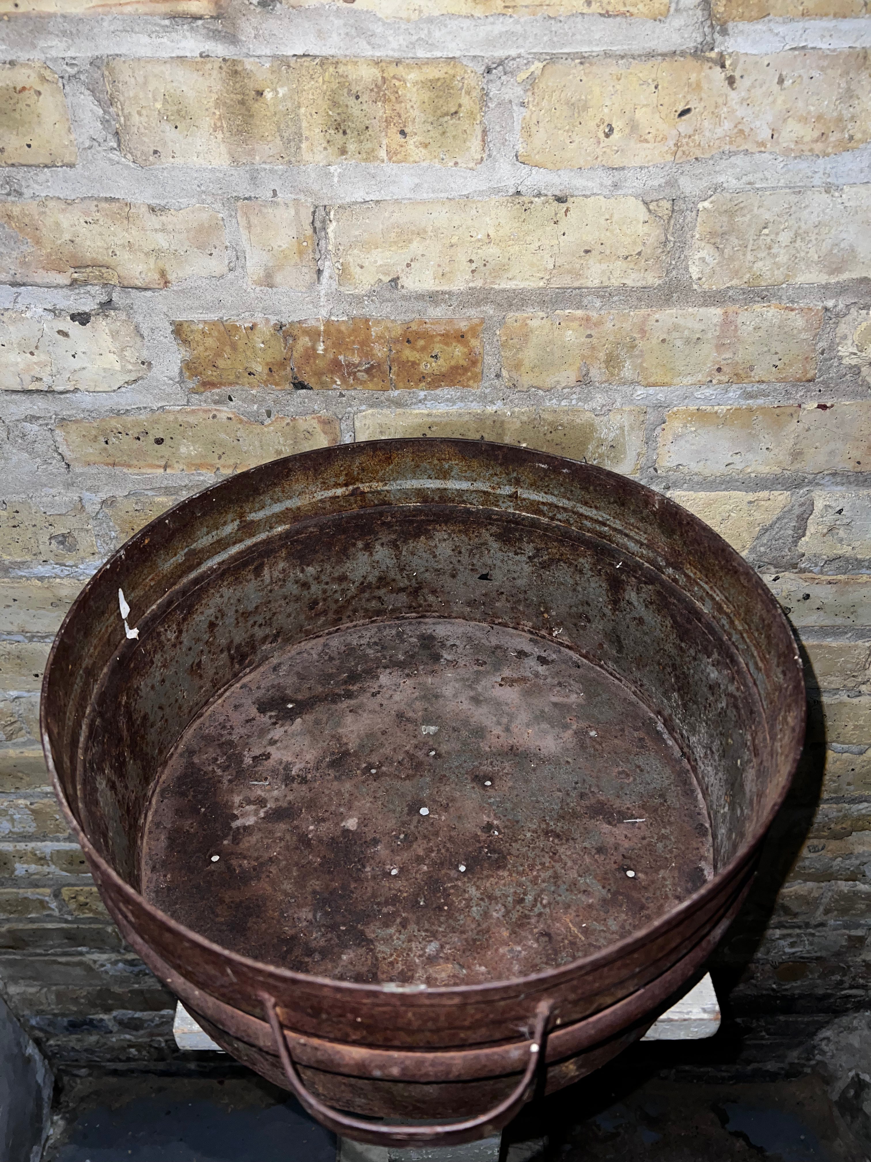 Round Feeder Tray