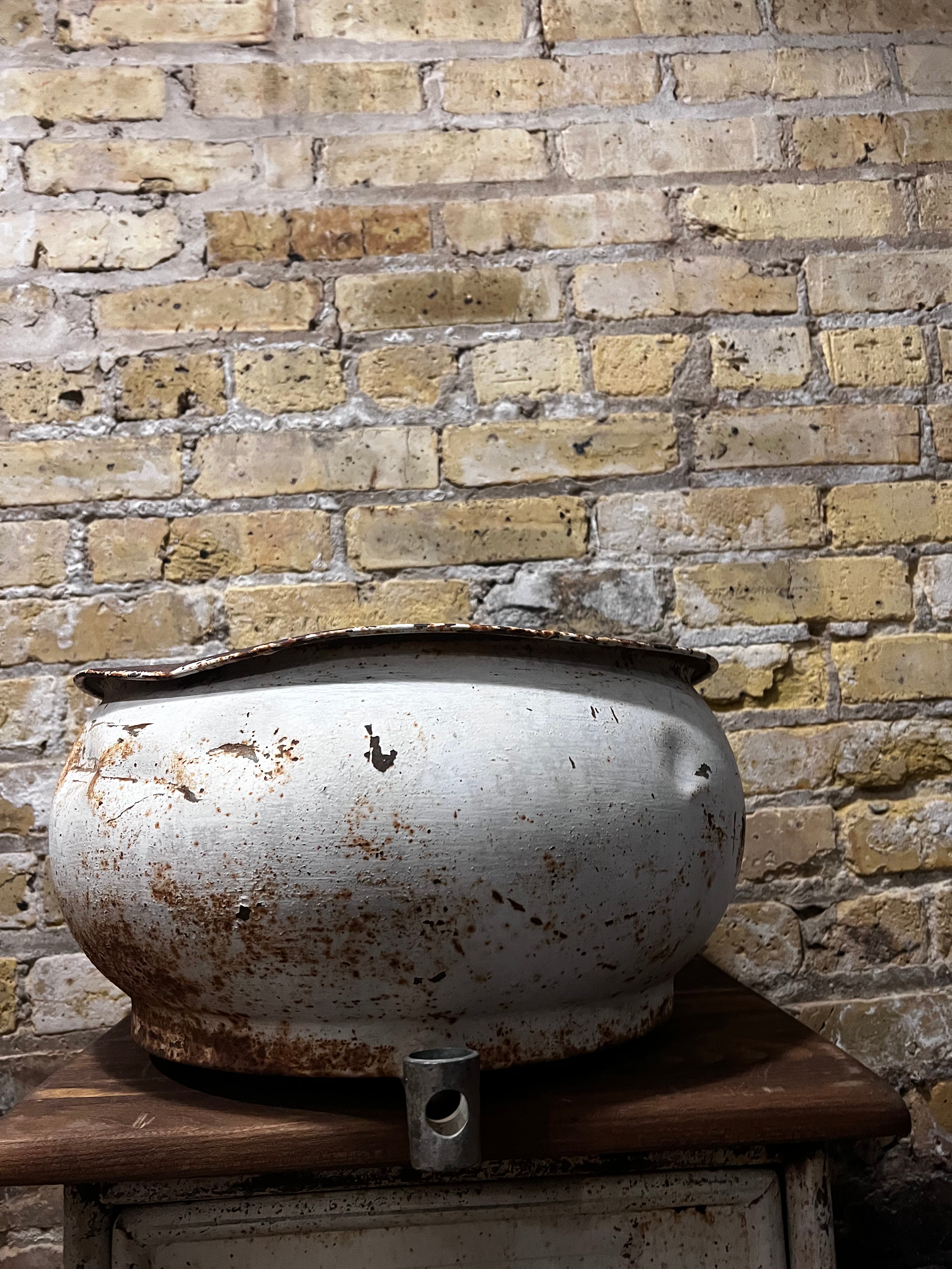 Enamel Water Bin With Spout