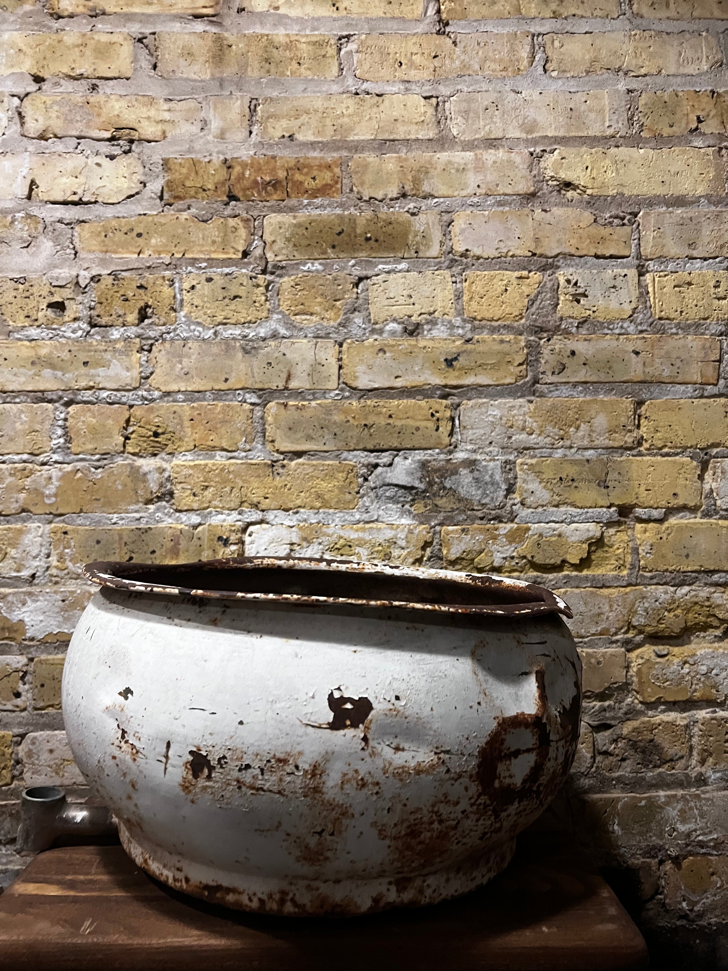 Enamel Water Bin With Spout