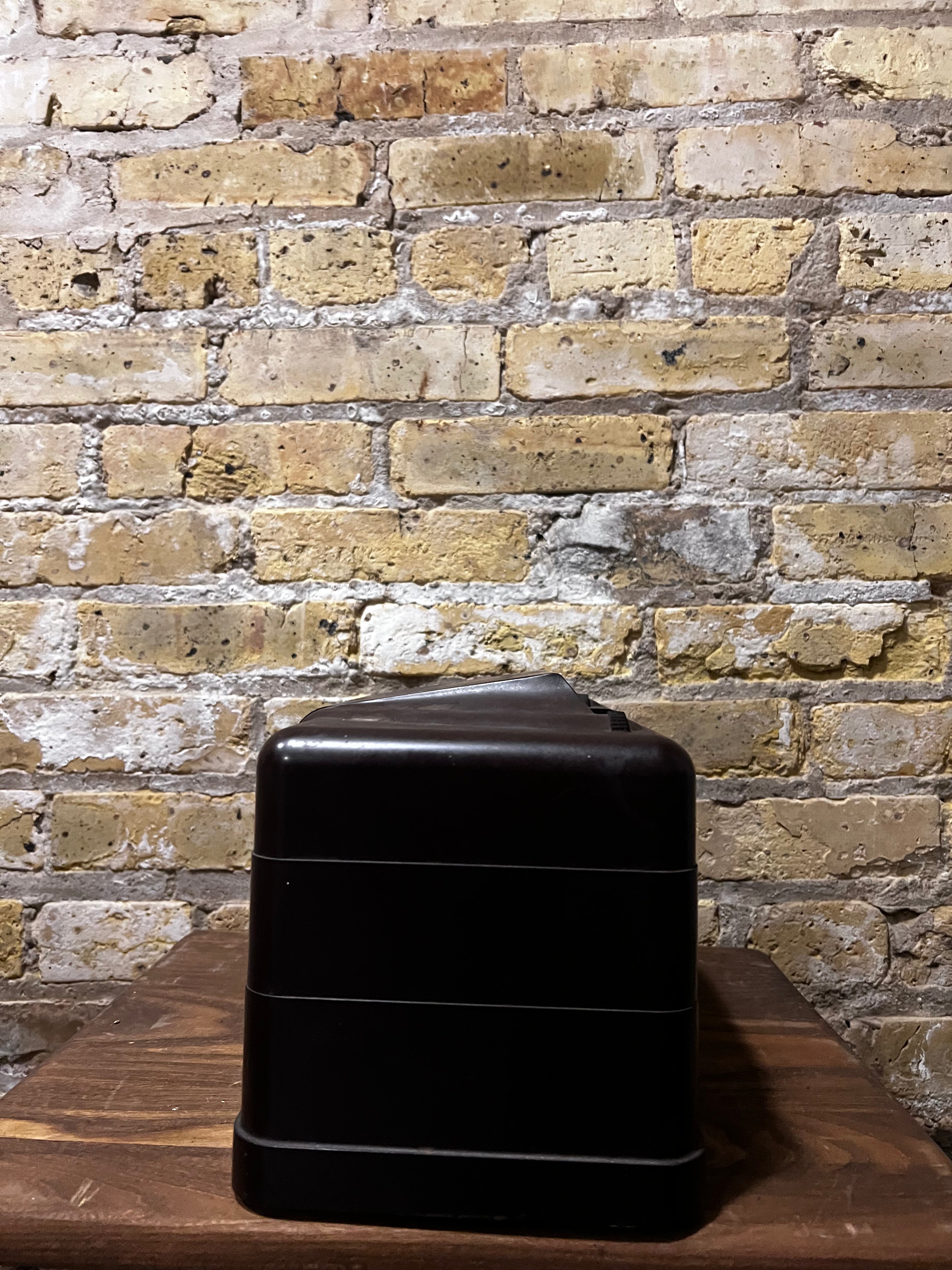 The Setchell Carlson Model 427 Radio