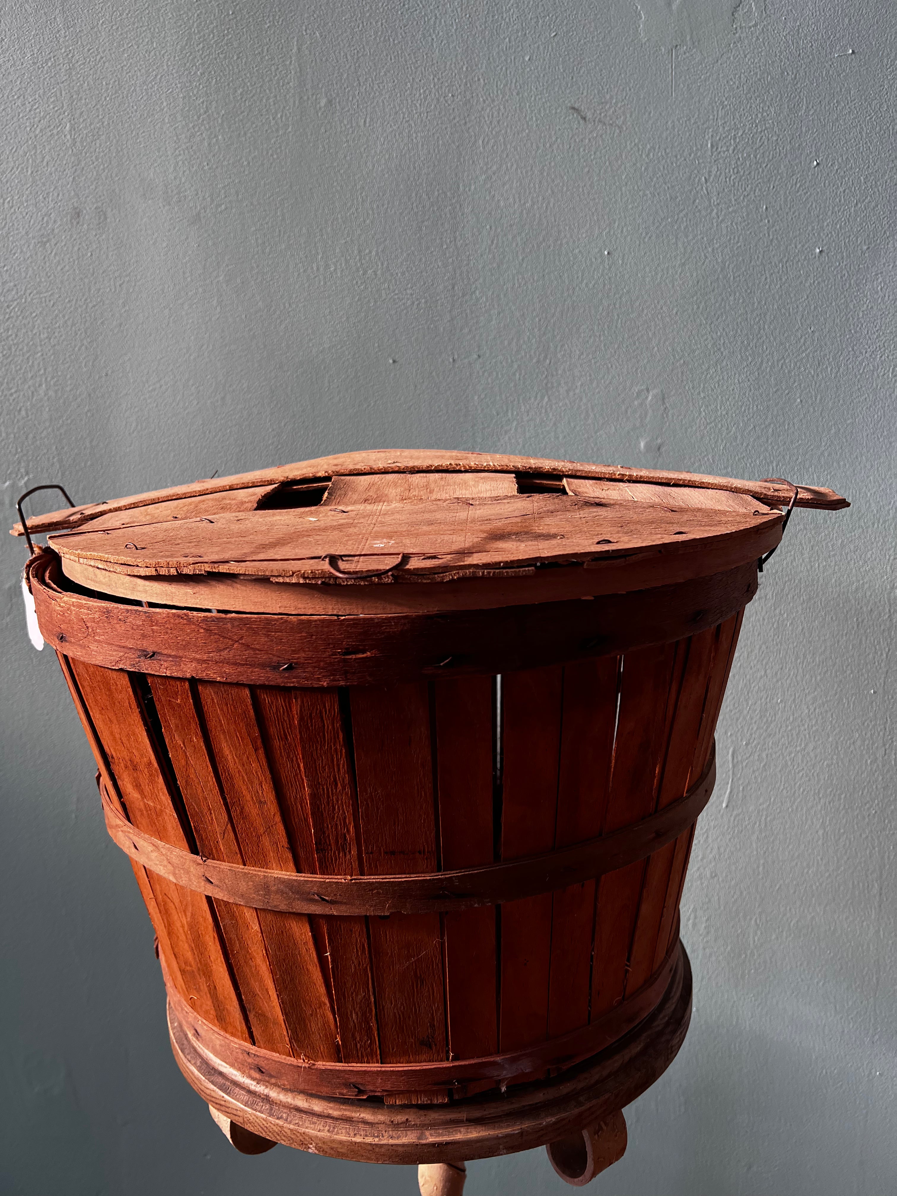 Medium Bushel Basket