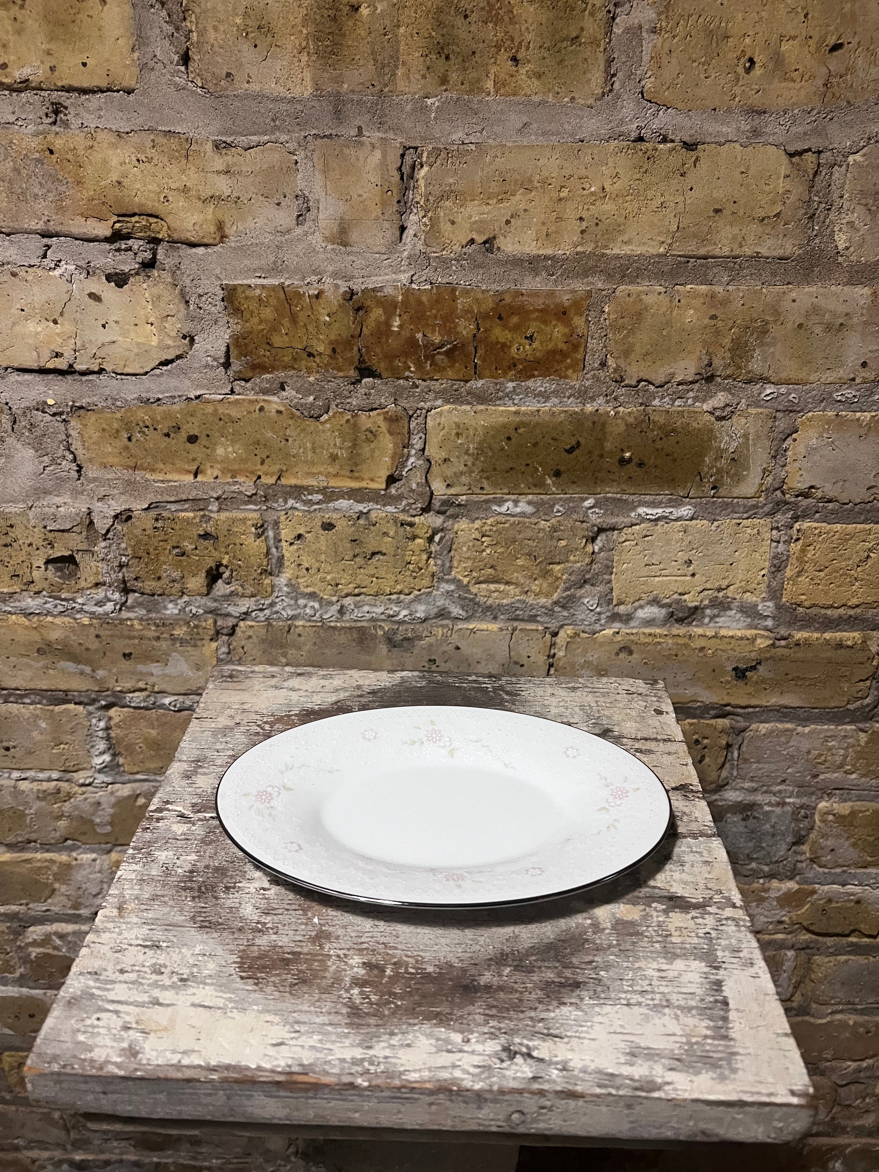 Noritake "Temptation" Dinner Plate