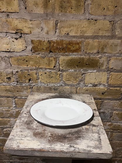 Noritake "Temptation" Dinner Plate