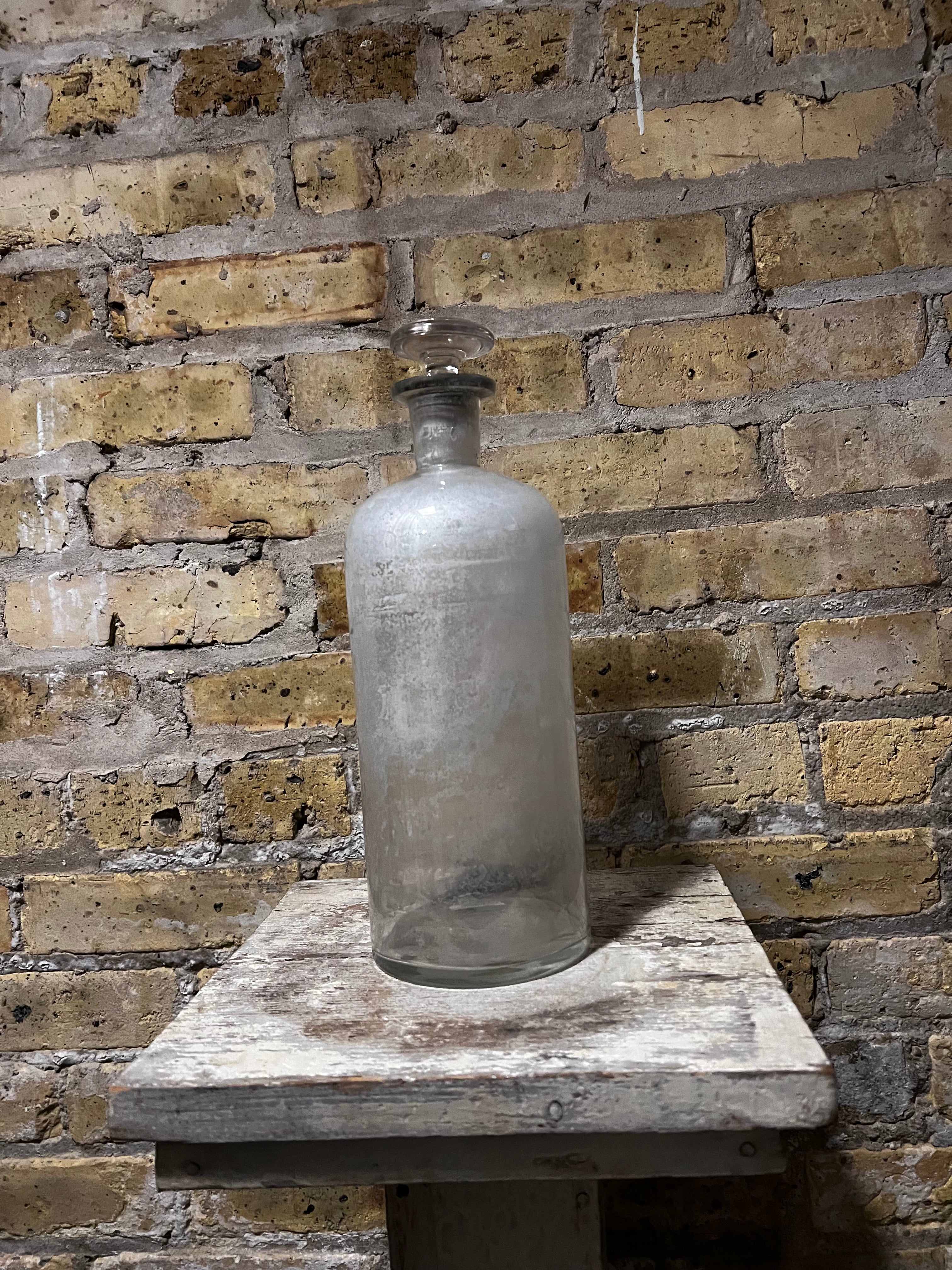 Plain Apothecary w Lid