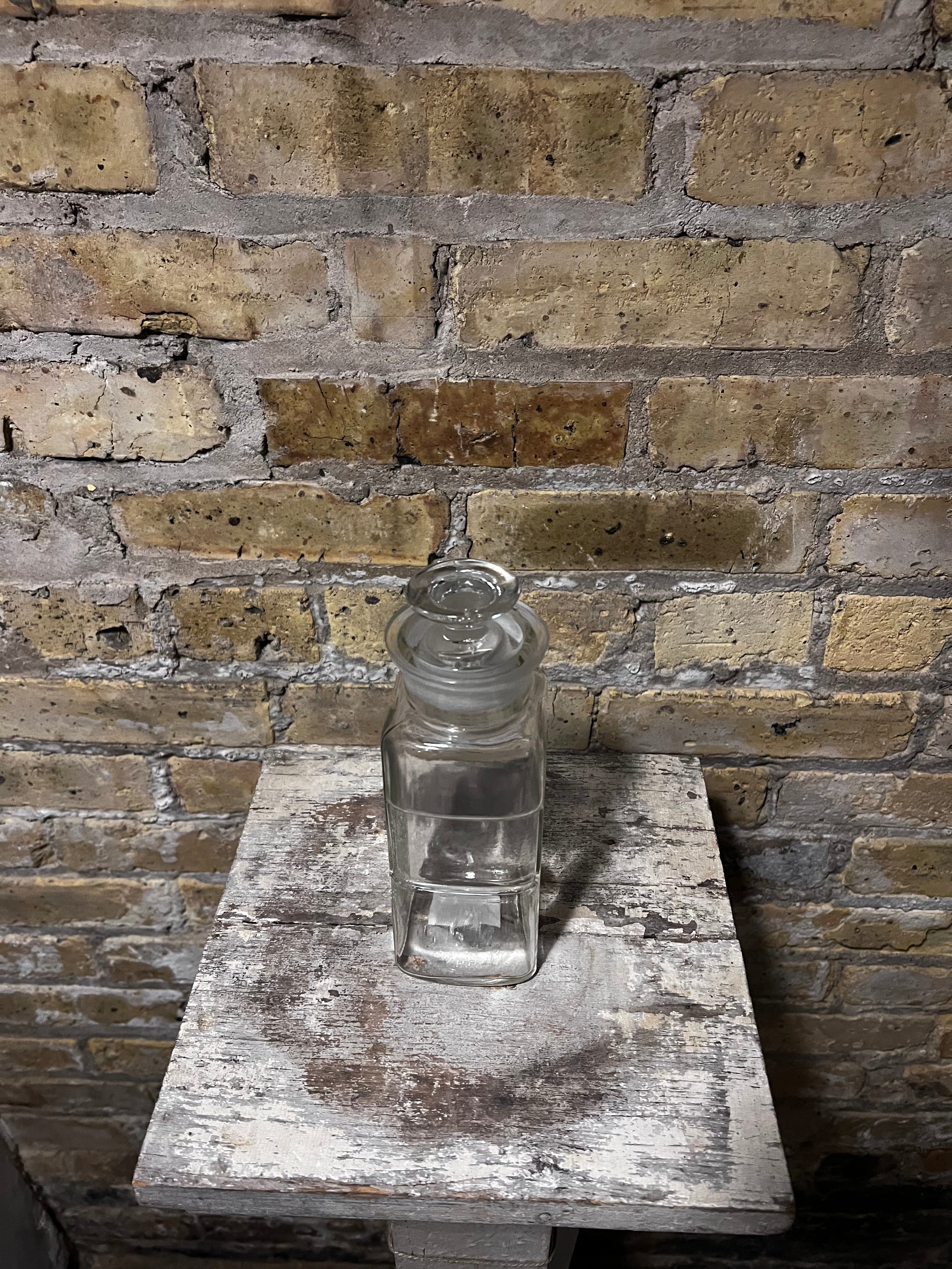 Plain Apothecary w Lid