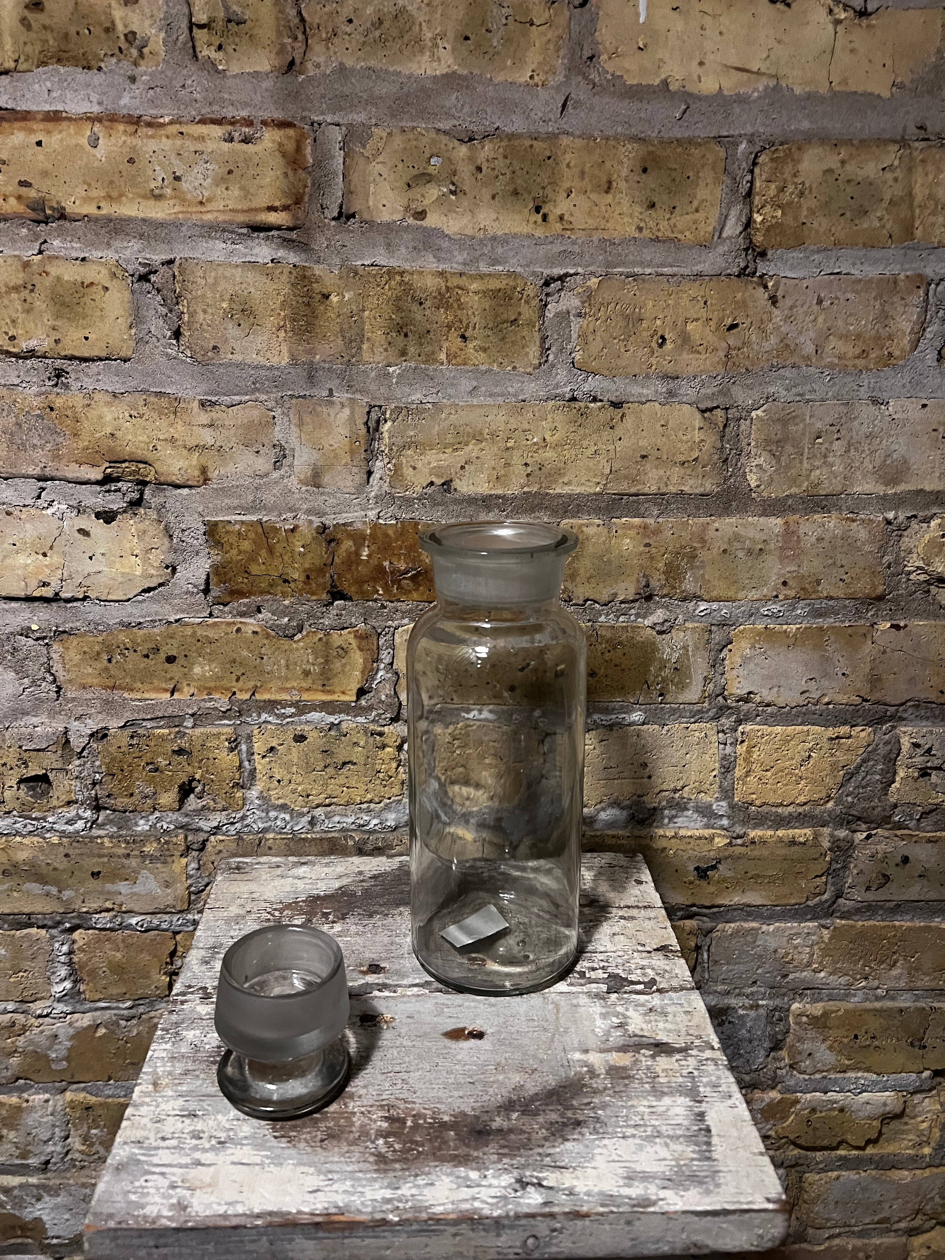 Plain Apothecary w Lid