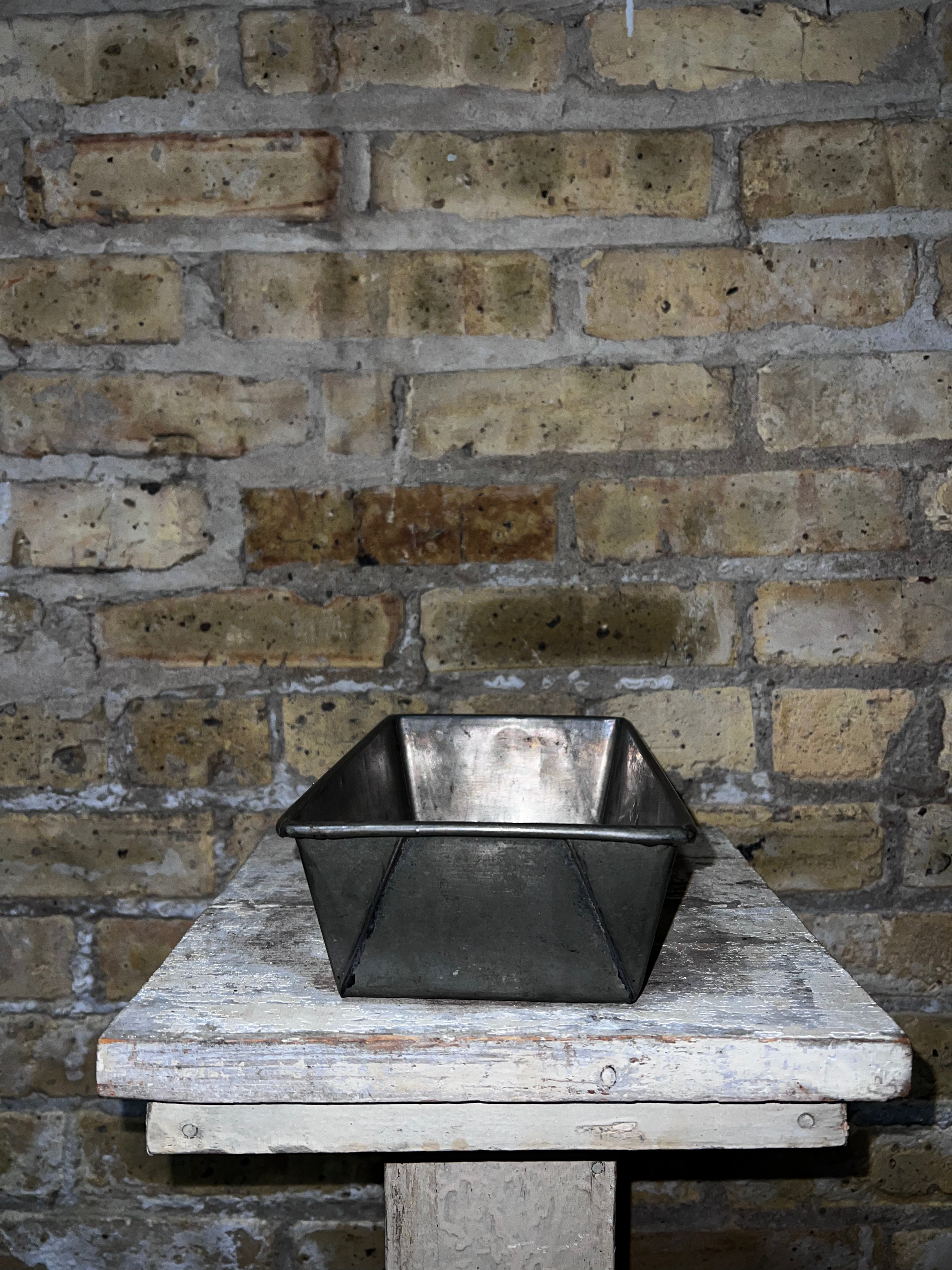 “Bale King” Bread Pan
