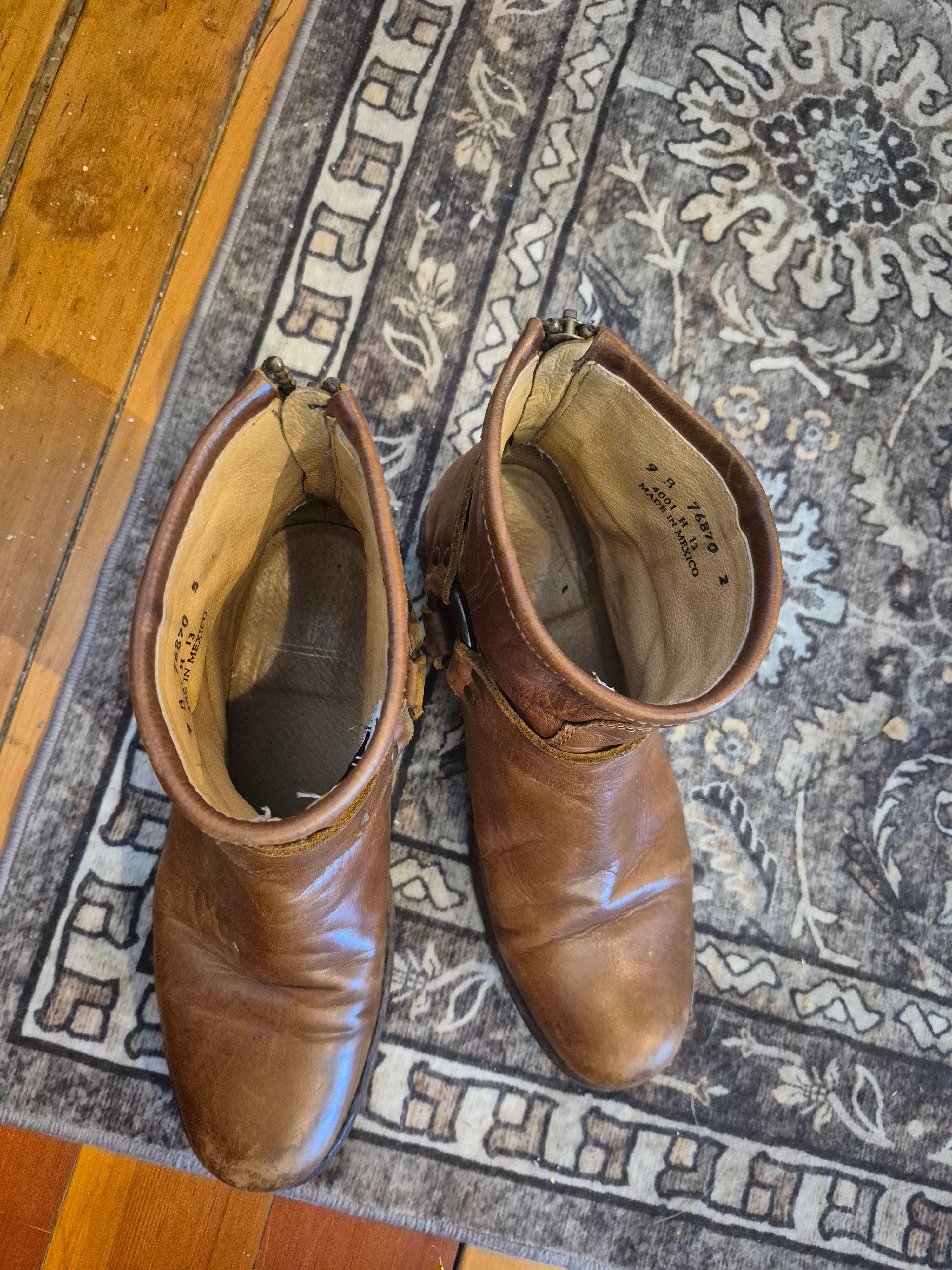 FRYE Phillip harness cognac leather ankle boots