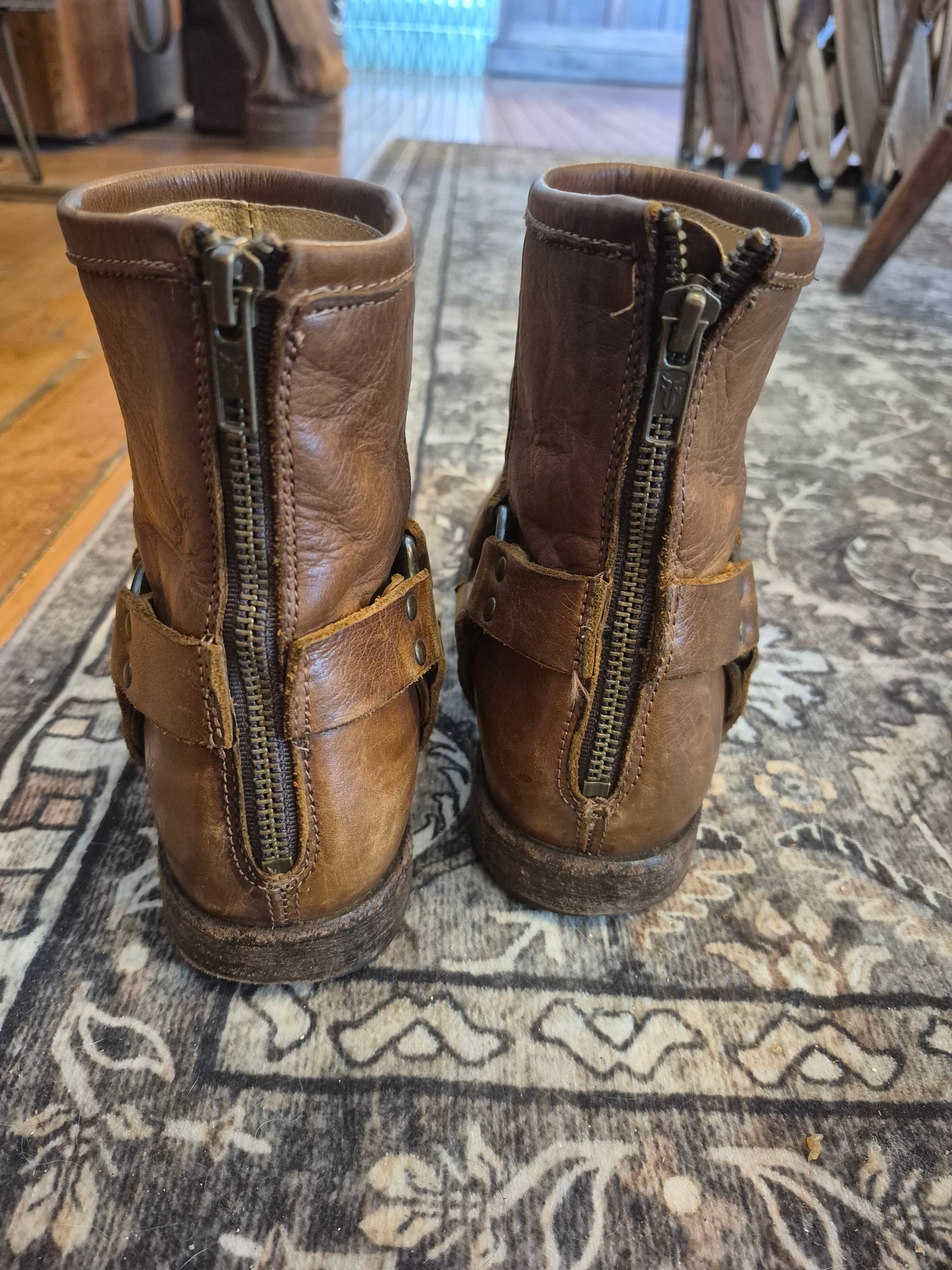 FRYE Phillip harness cognac leather ankle boots